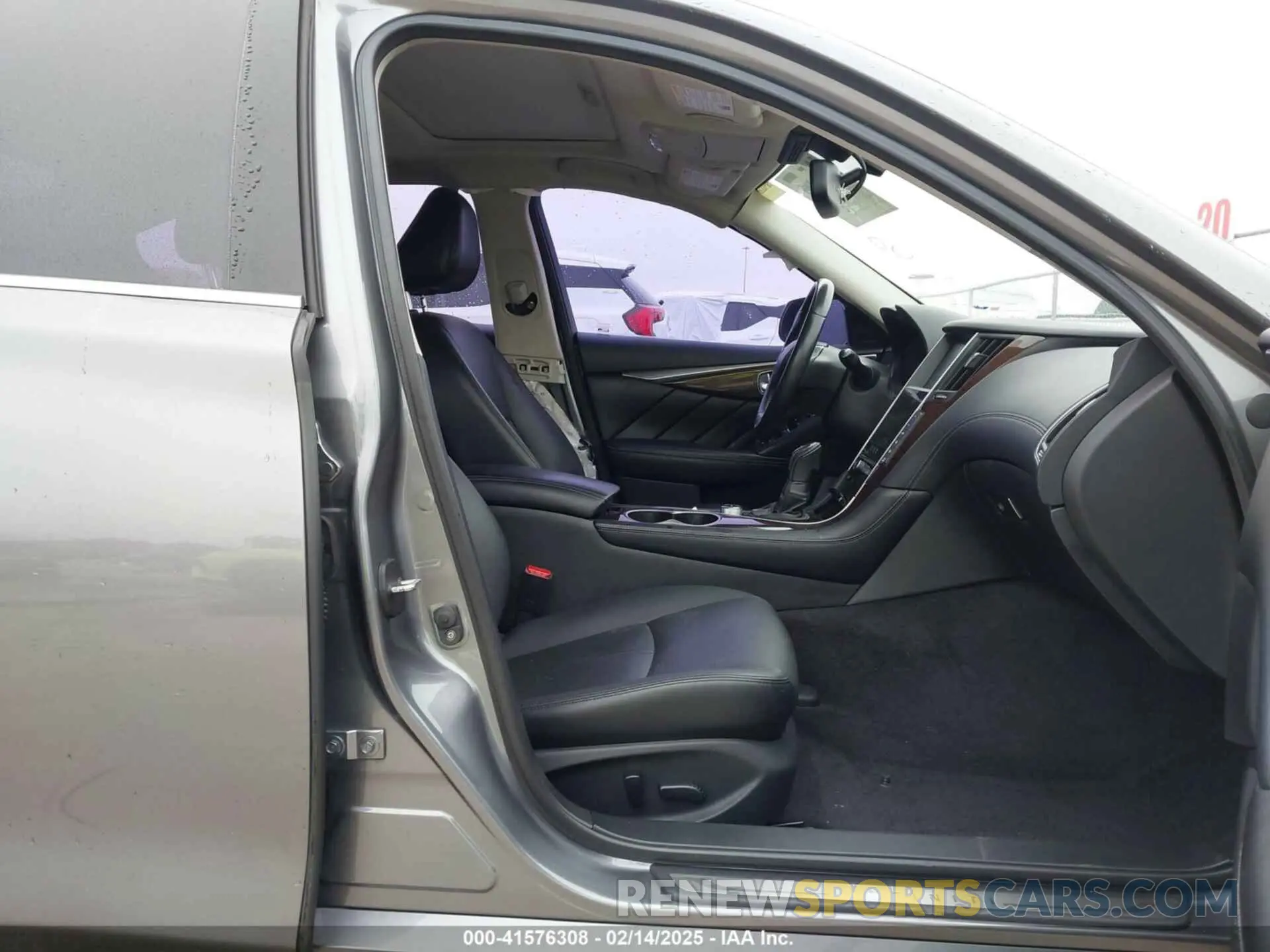 5 fotografías del automóvil dañado JN1EV7AP6KM511156 INFINITI Q50 2019
