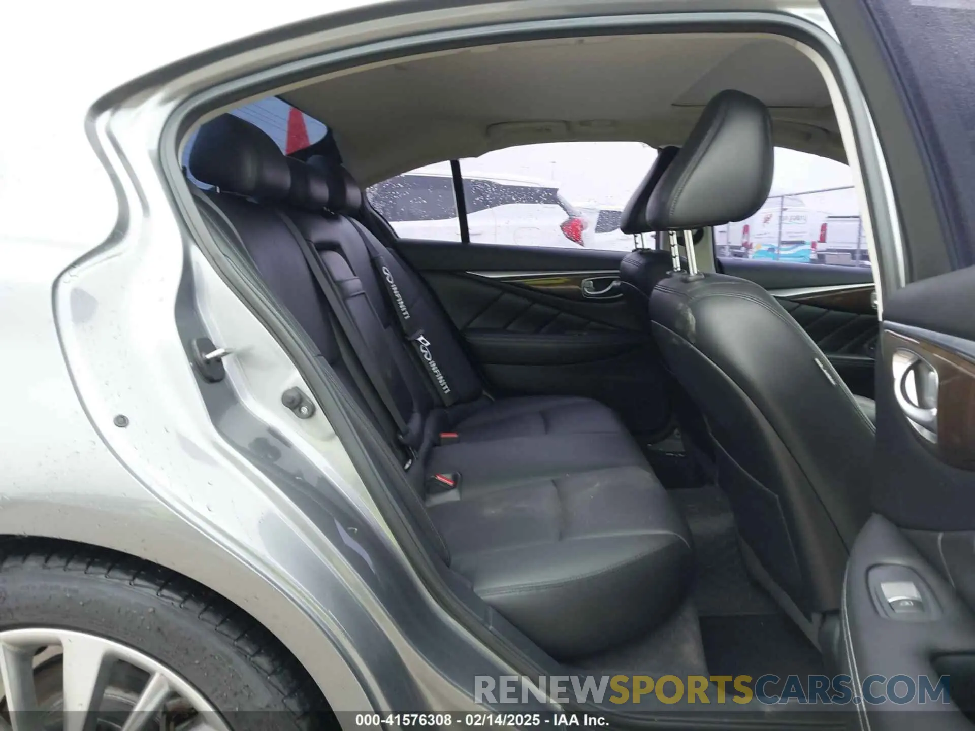 8 fotografías del automóvil dañado JN1EV7AP6KM511156 INFINITI Q50 2019