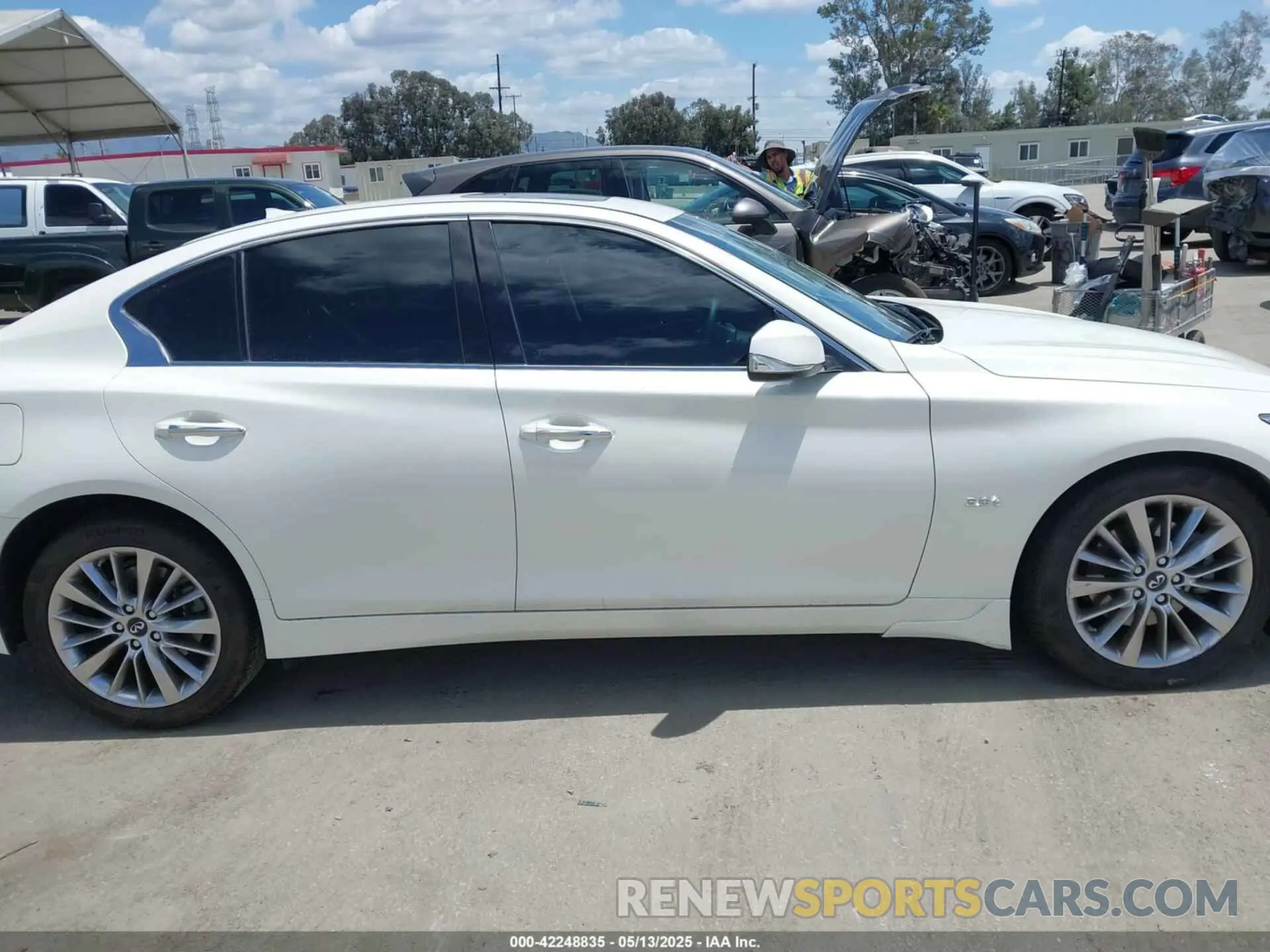 13 fotografías del automóvil dañado JN1EV7AP6KM514736 INFINITI Q50 2019