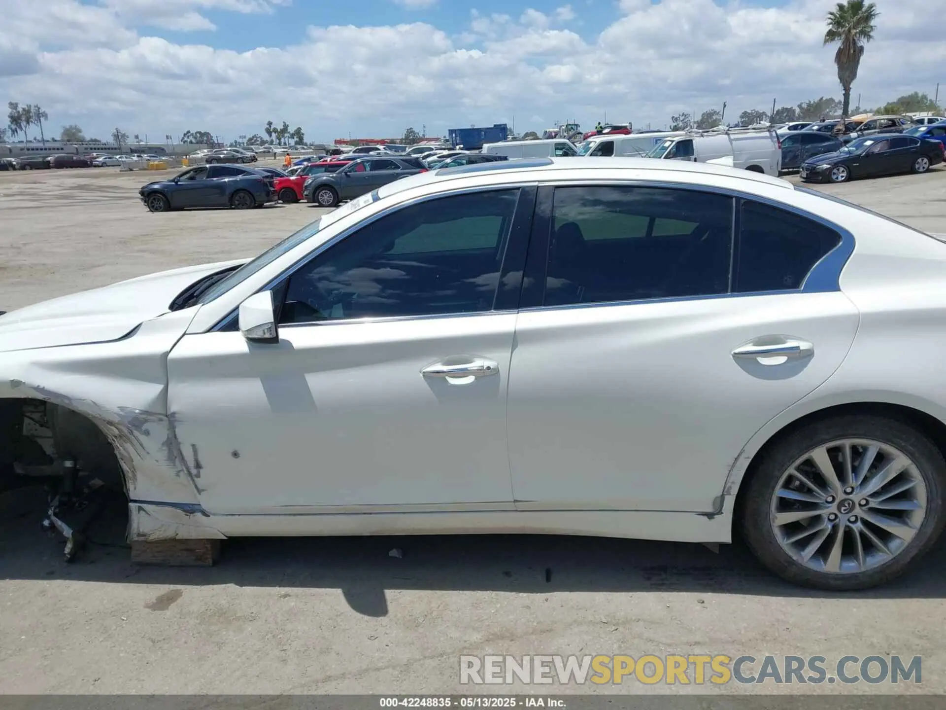 14 fotografías del automóvil dañado JN1EV7AP6KM514736 INFINITI Q50 2019