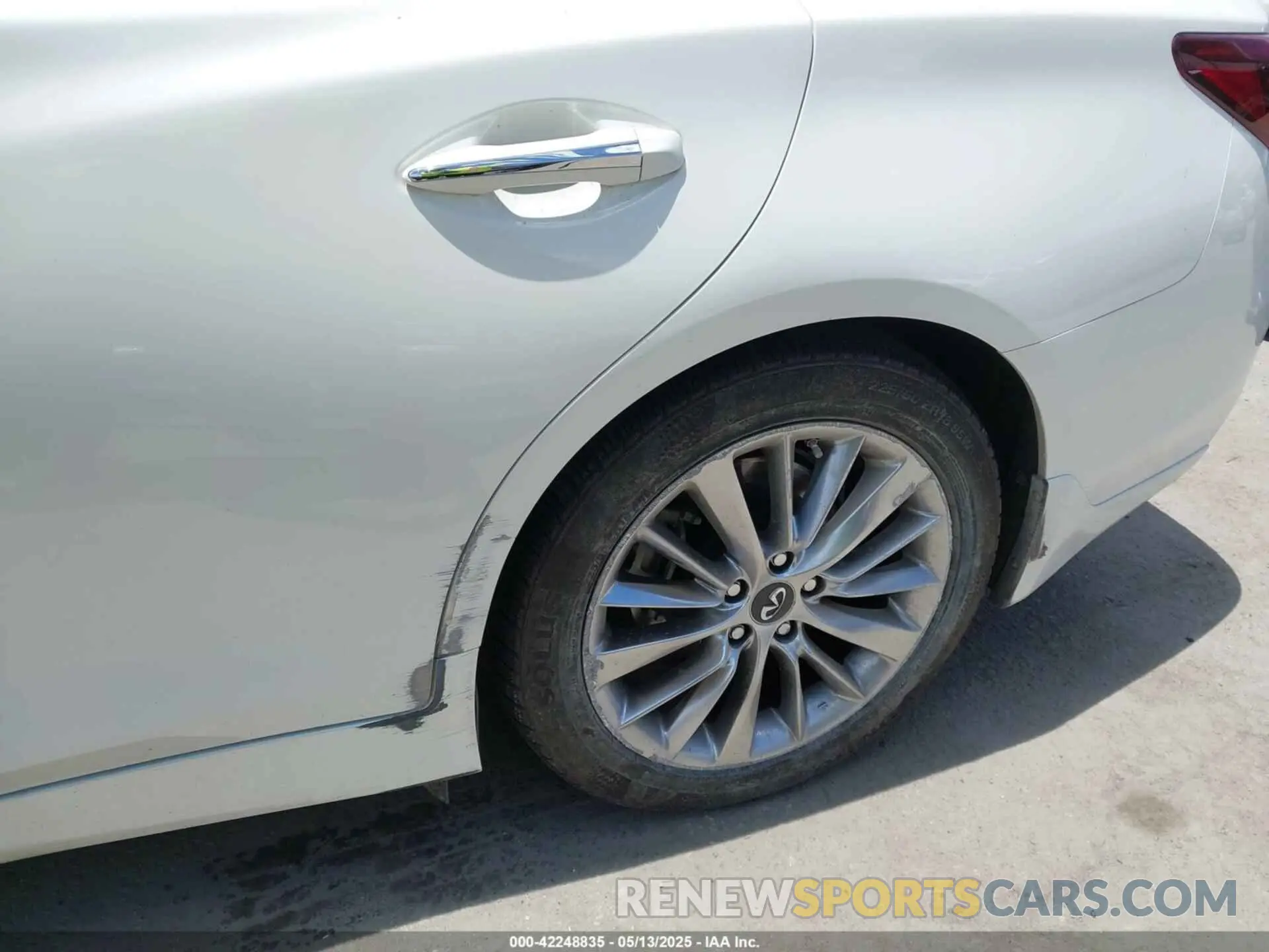 18 fotografías del automóvil dañado JN1EV7AP6KM514736 INFINITI Q50 2019