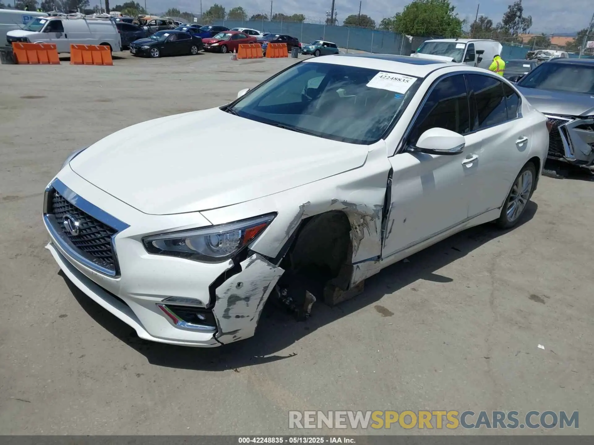 2 fotografías del automóvil dañado JN1EV7AP6KM514736 INFINITI Q50 2019