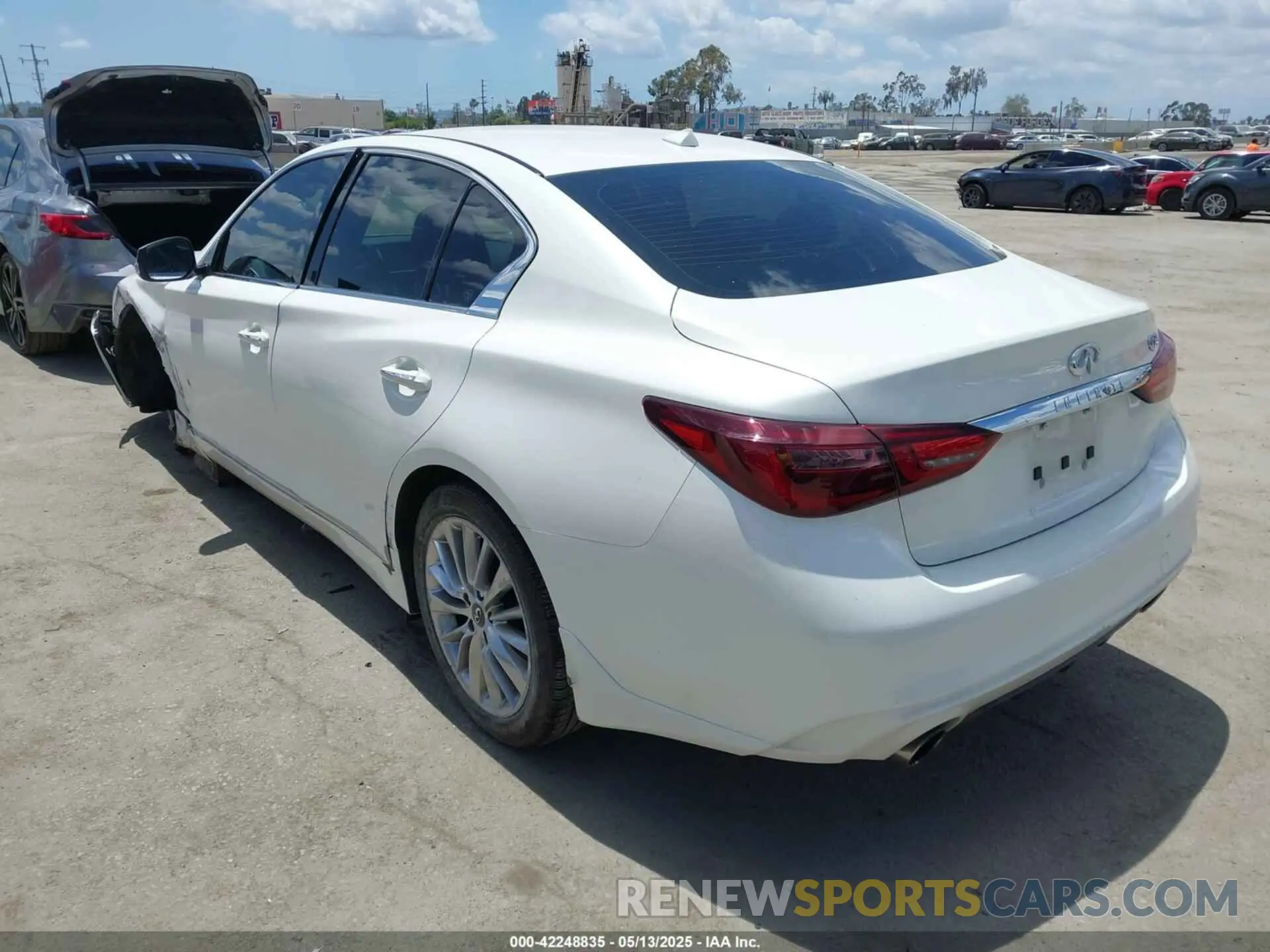 3 fotografías del automóvil dañado JN1EV7AP6KM514736 INFINITI Q50 2019