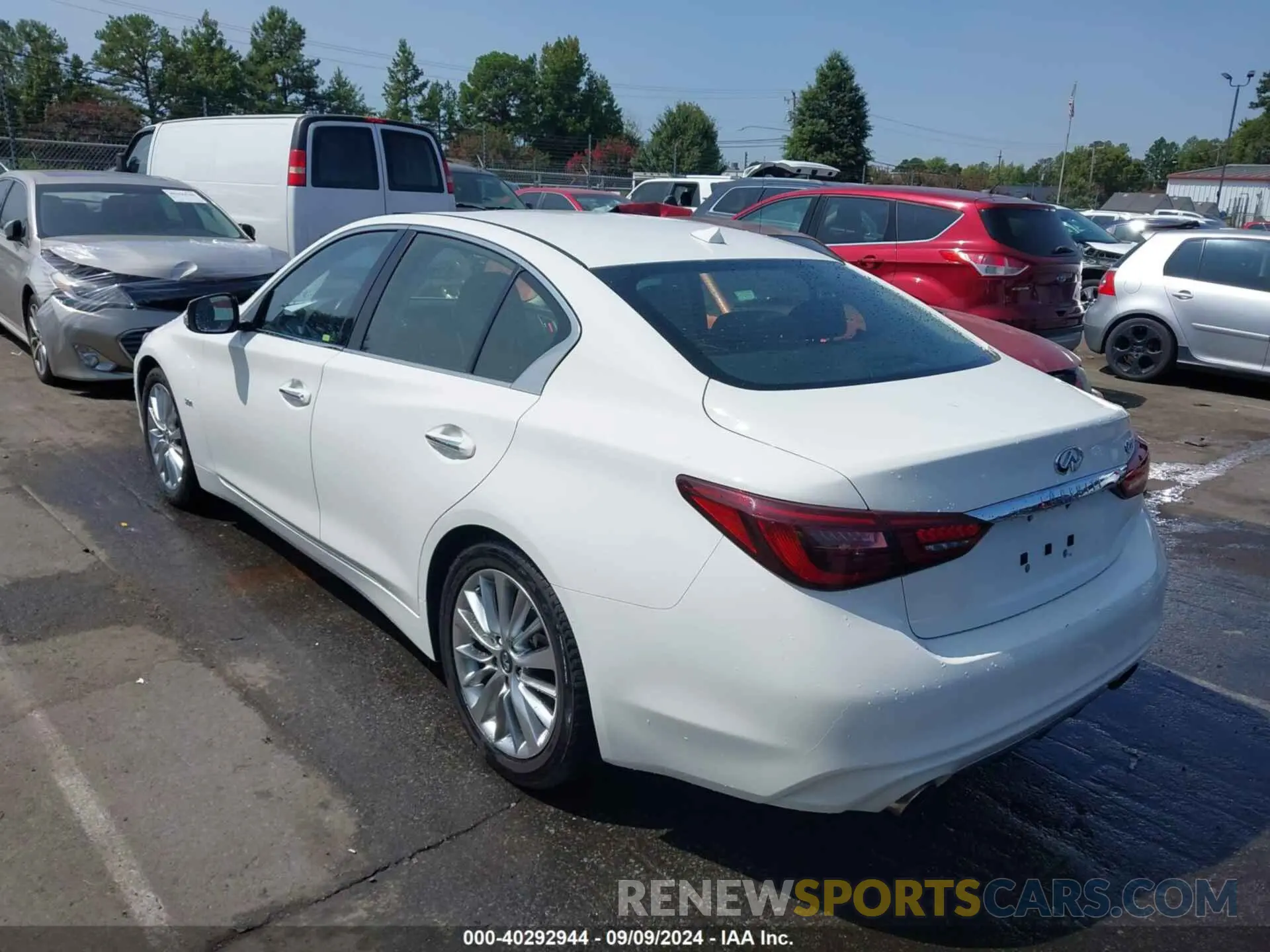 3 fotografías del automóvil dañado JN1EV7AP6KM518902 INFINITI Q50 2019