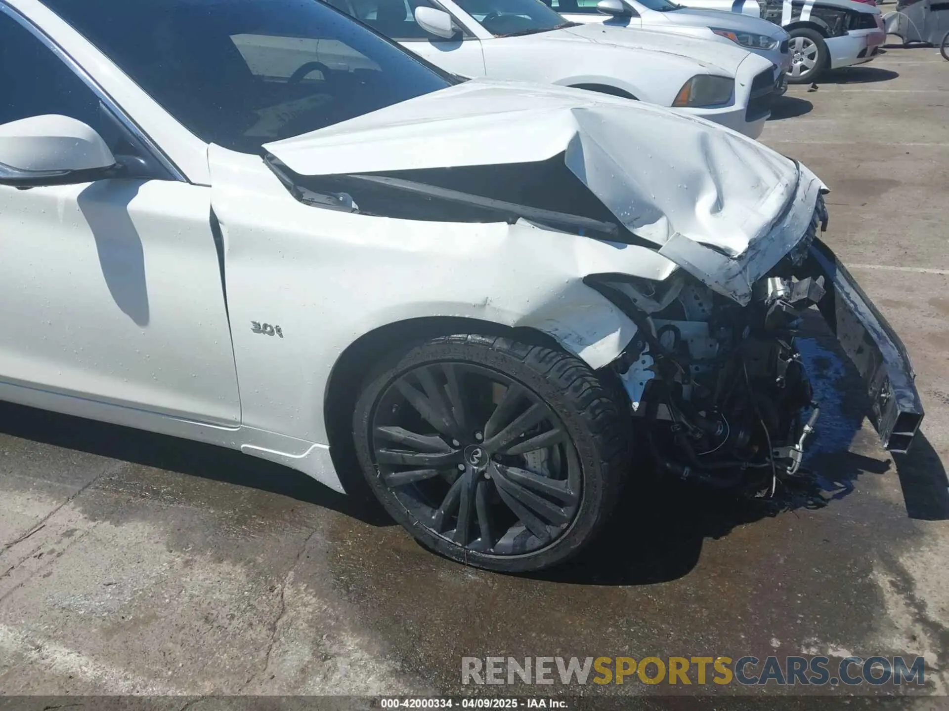 17 fotografías del automóvil dañado JN1EV7AP7KM513482 INFINITI Q50 2019