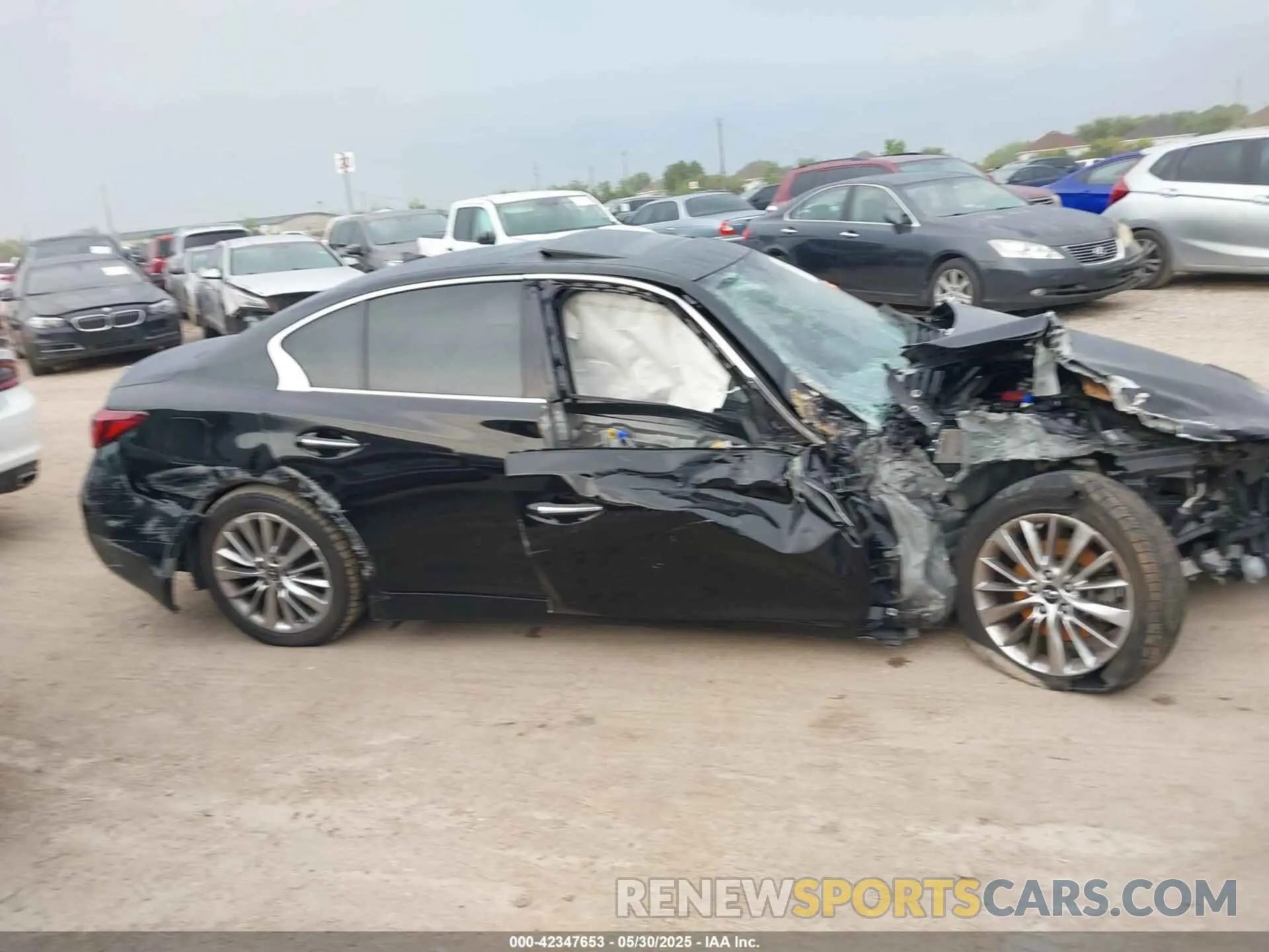 13 fotografías del automóvil dañado JN1EV7AP7KM519119 INFINITI Q50 2019