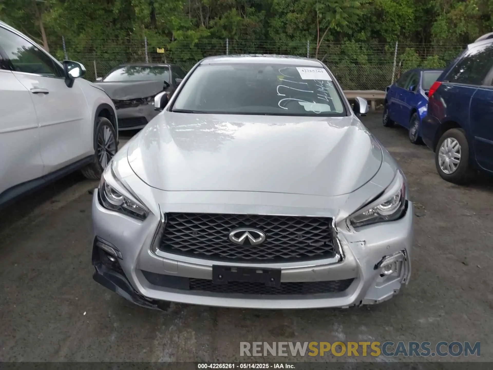 11 fotografías del automóvil dañado JN1EV7AP7KM542710 INFINITI Q50 2019