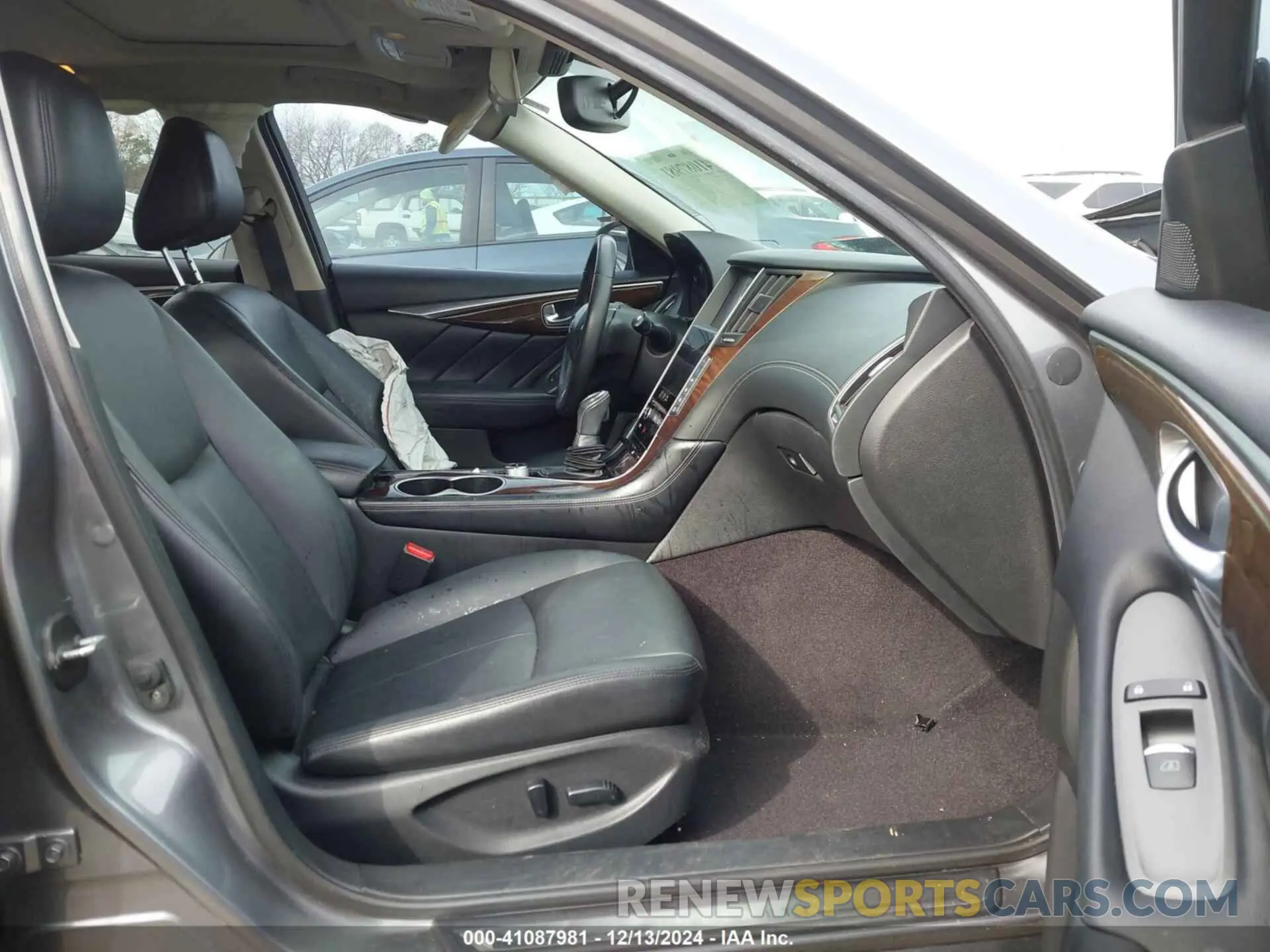 5 fotografías del automóvil dañado JN1EV7AP8KM513619 INFINITI Q50 2019