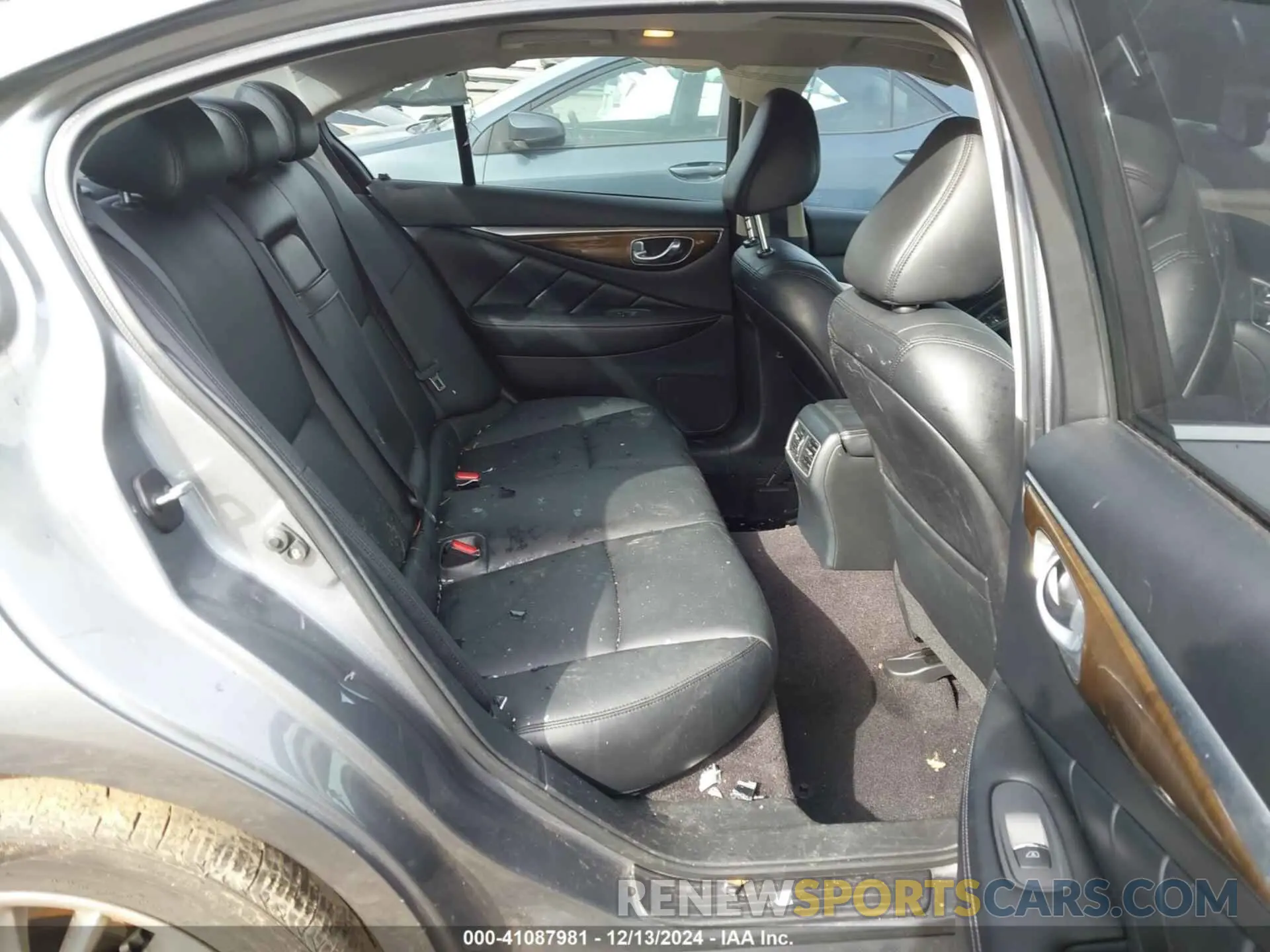 8 fotografías del automóvil dañado JN1EV7AP8KM513619 INFINITI Q50 2019