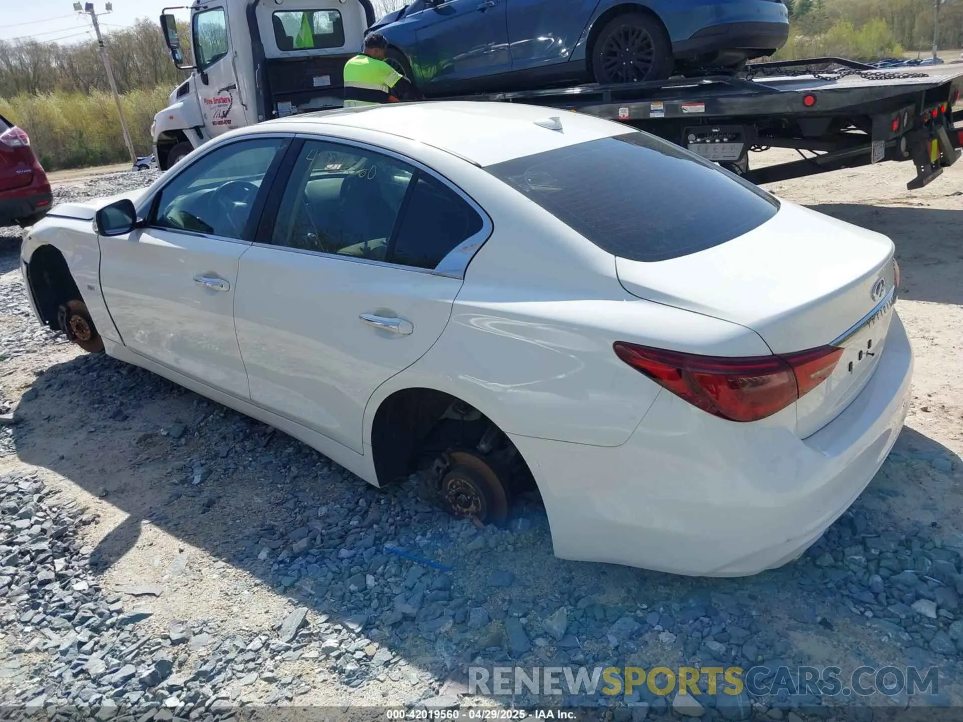 3 fotografías del automóvil dañado JN1EV7AP8KM514284 INFINITI Q50 2019