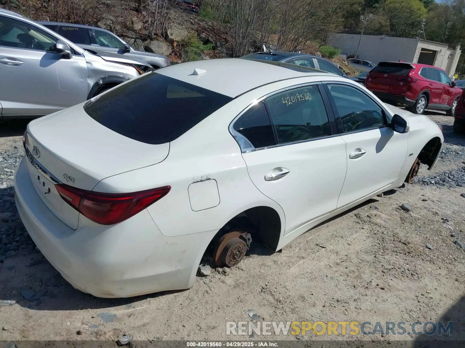 4 fotografías del automóvil dañado JN1EV7AP8KM514284 INFINITI Q50 2019