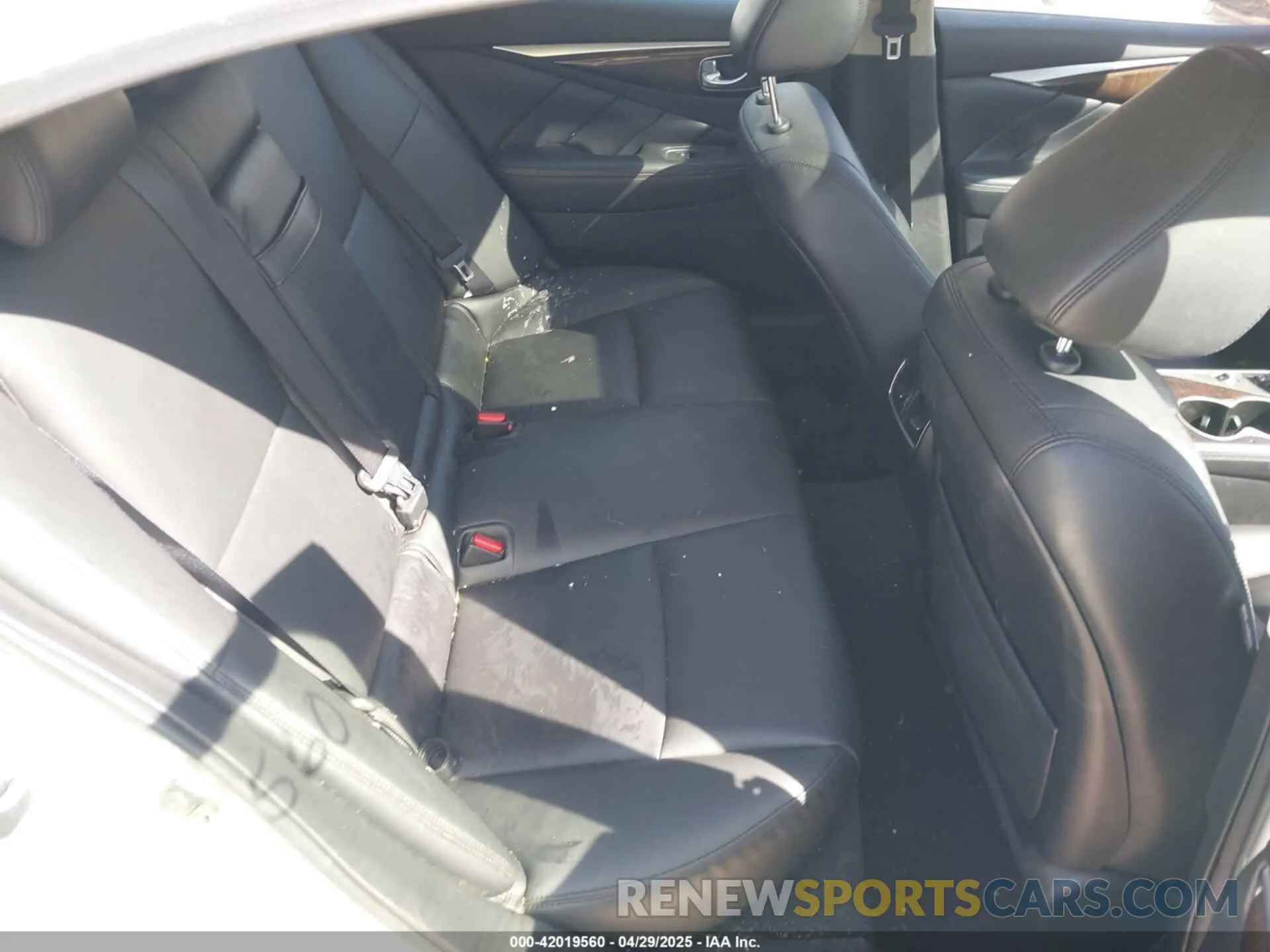 8 fotografías del automóvil dañado JN1EV7AP8KM514284 INFINITI Q50 2019