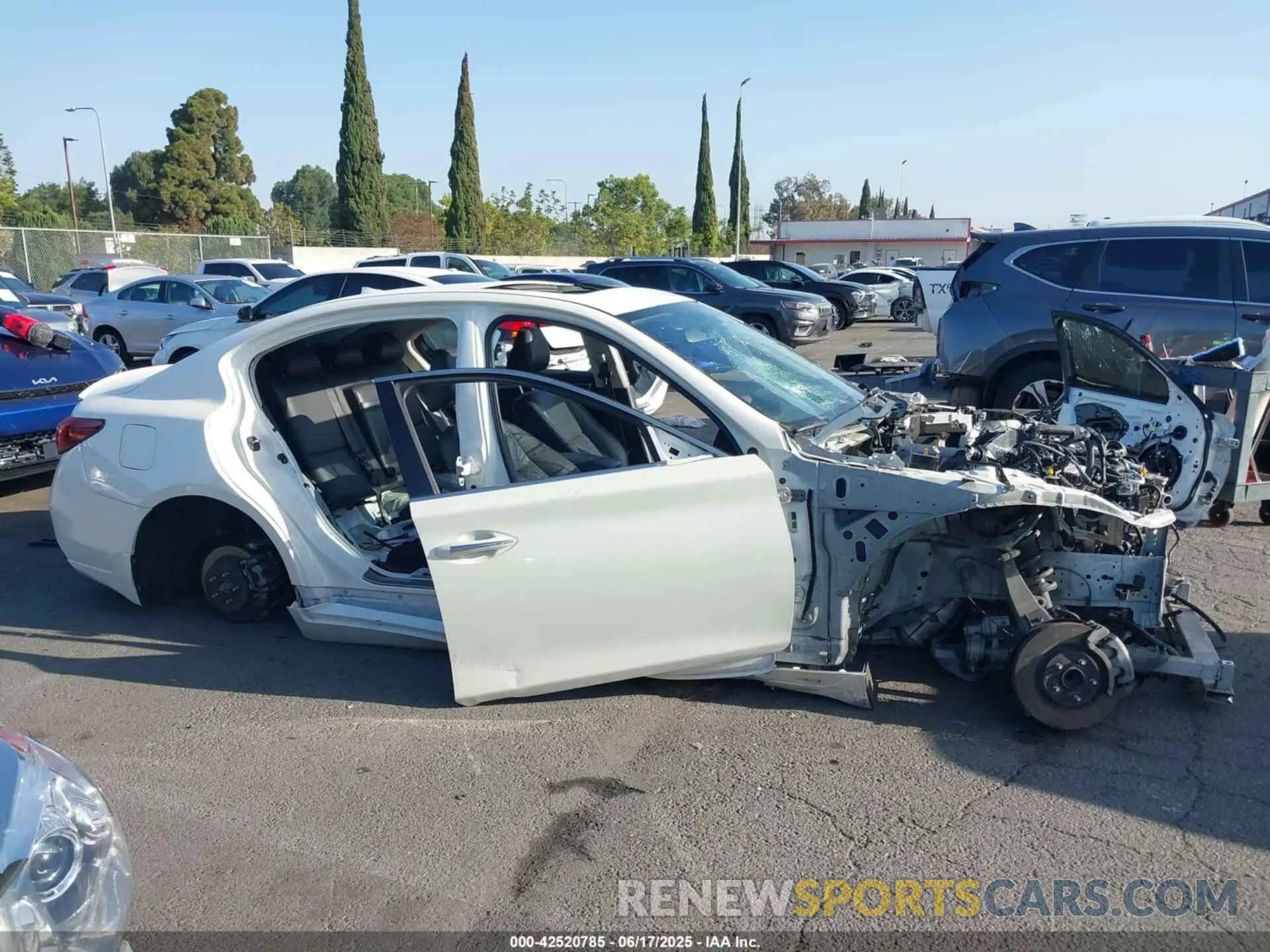 13 fotografías del automóvil dañado JN1EV7AP8KM514771 INFINITI Q50 2019