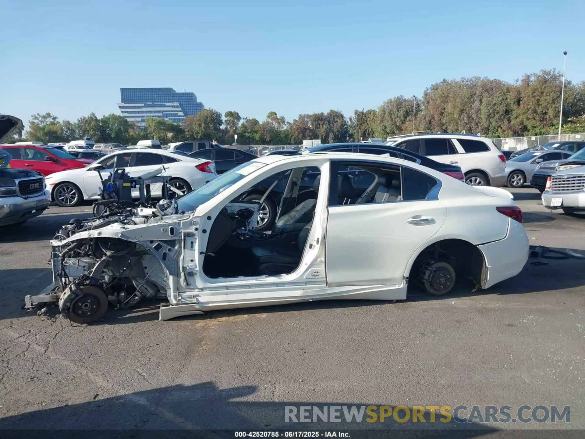 14 fotografías del automóvil dañado JN1EV7AP8KM514771 INFINITI Q50 2019