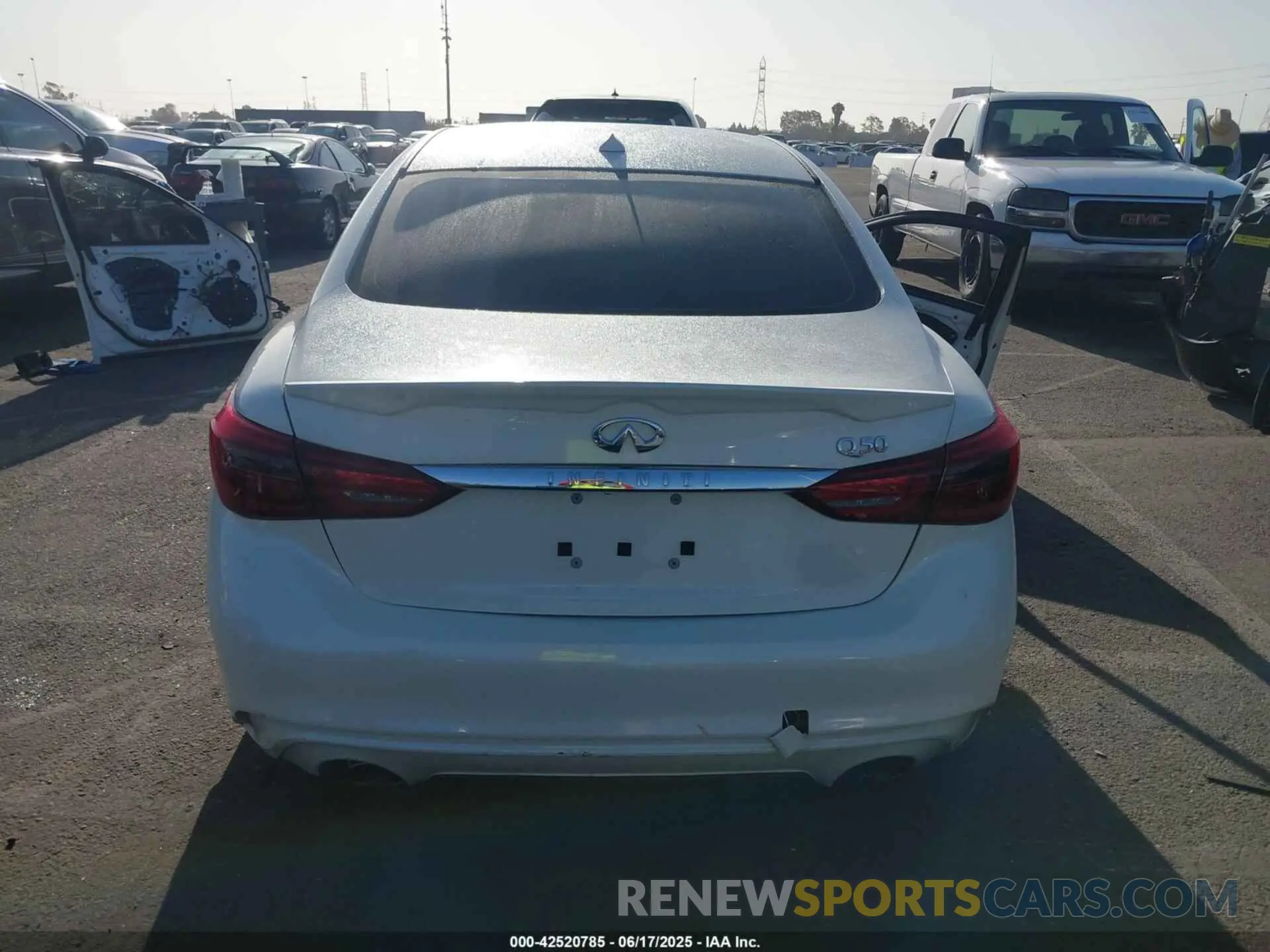 16 fotografías del automóvil dañado JN1EV7AP8KM514771 INFINITI Q50 2019