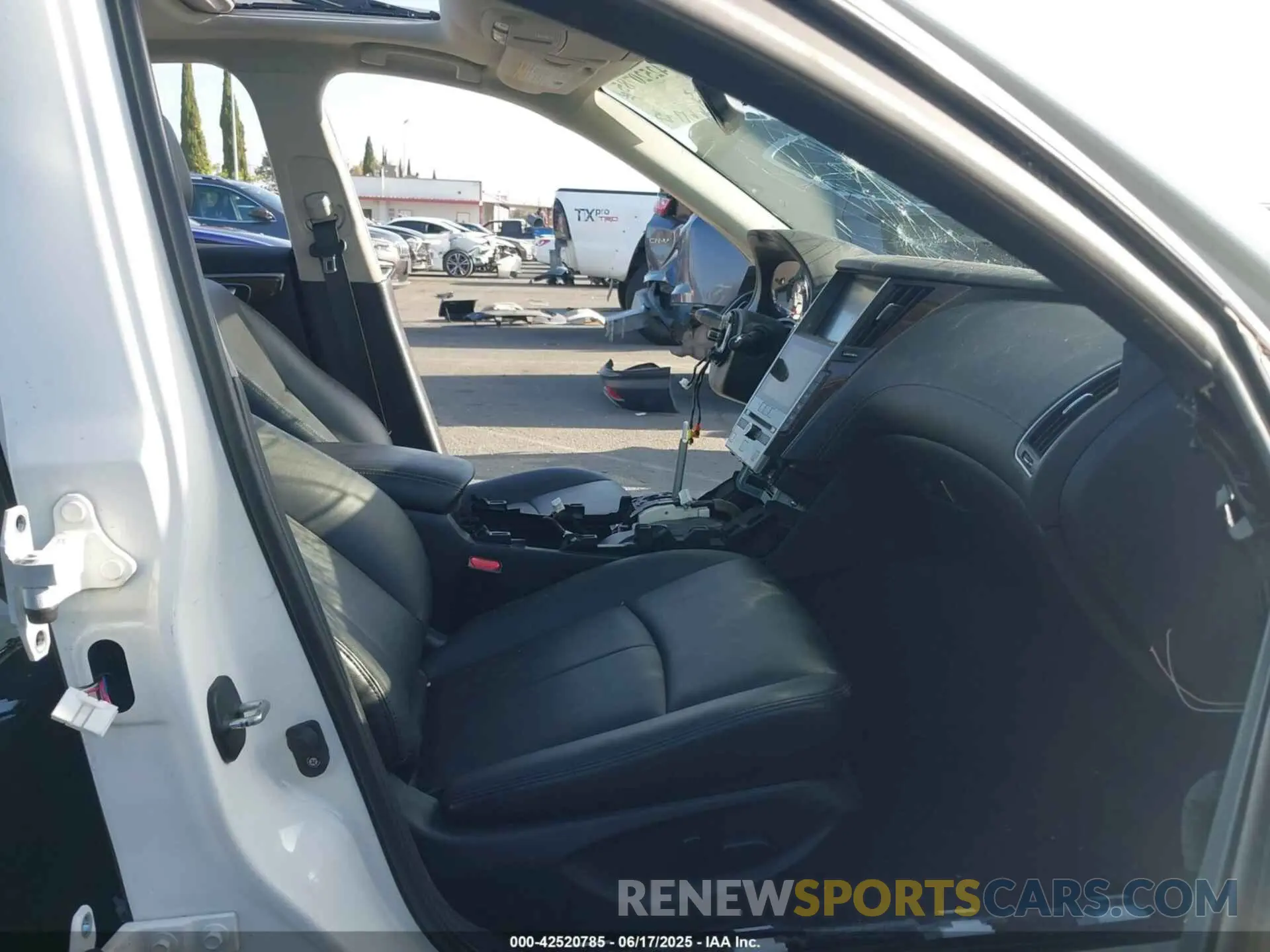 5 fotografías del automóvil dañado JN1EV7AP8KM514771 INFINITI Q50 2019