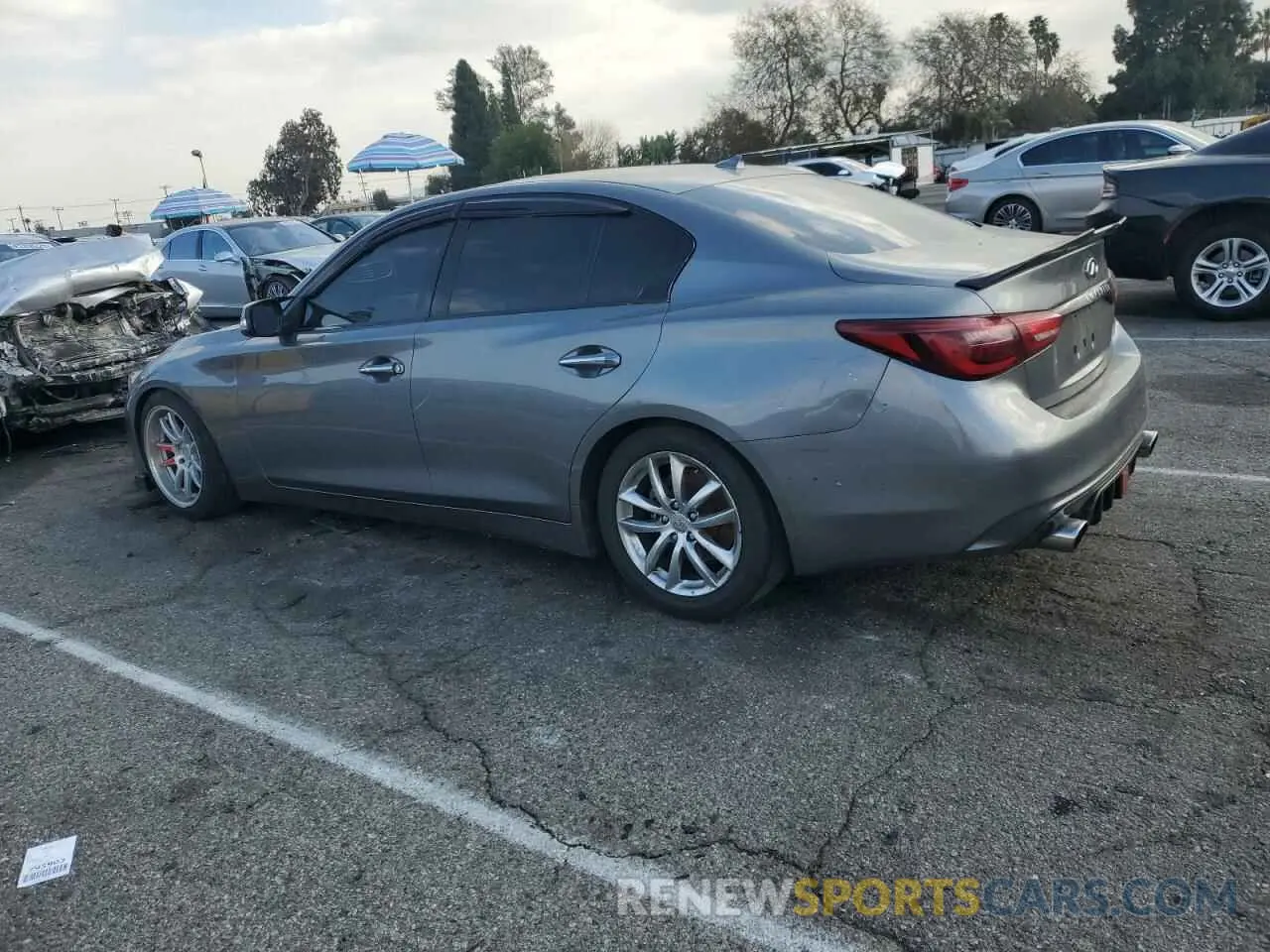 2 fotografías del automóvil dañado JN1EV7AP8KM516570 INFINITI Q50 2019