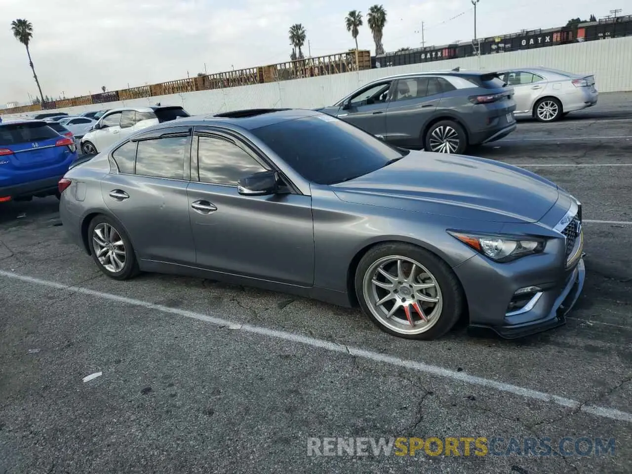 4 fotografías del automóvil dañado JN1EV7AP8KM516570 INFINITI Q50 2019