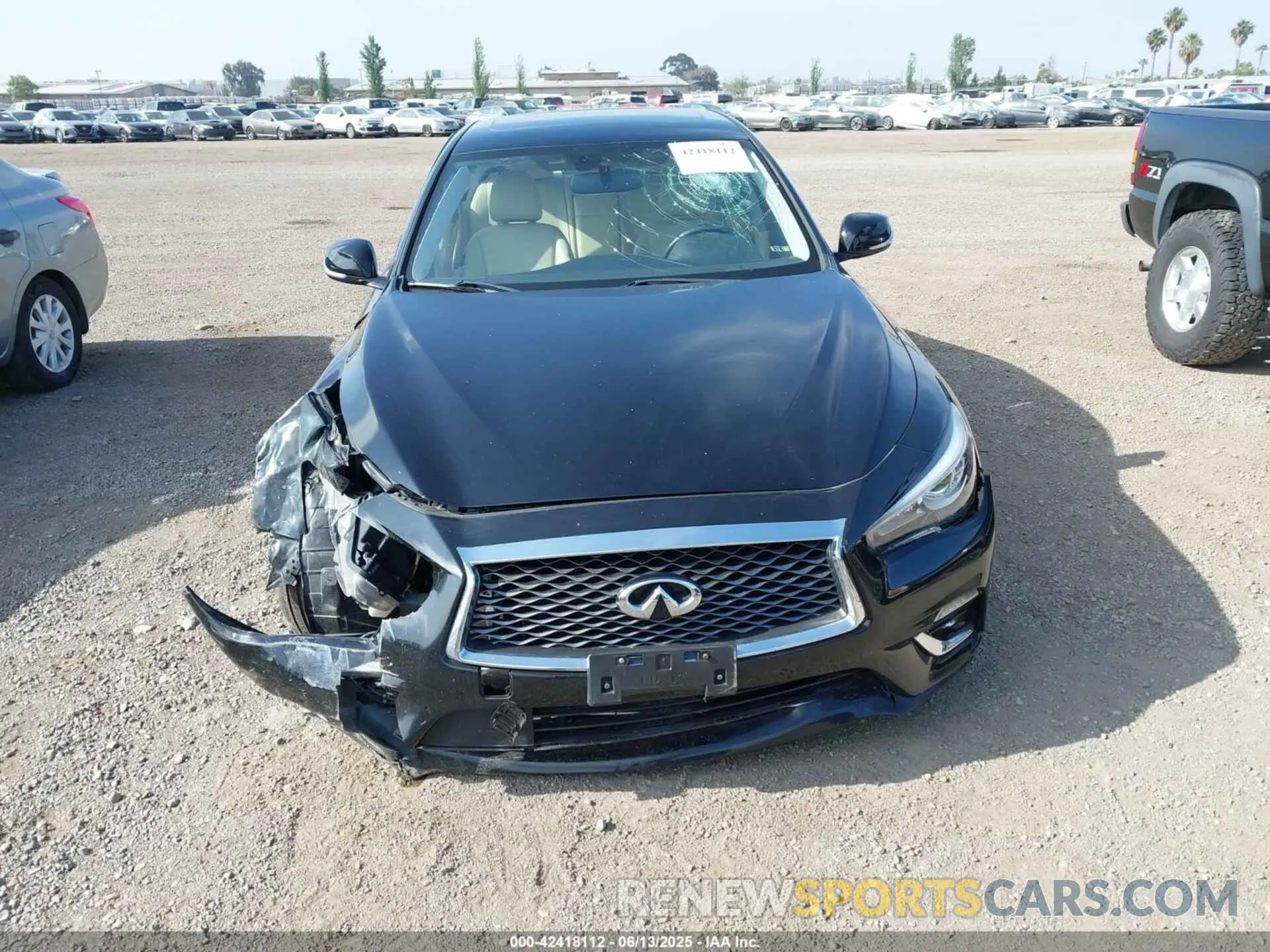 12 fotografías del automóvil dañado JN1EV7AP8KM543395 INFINITI Q50 2019