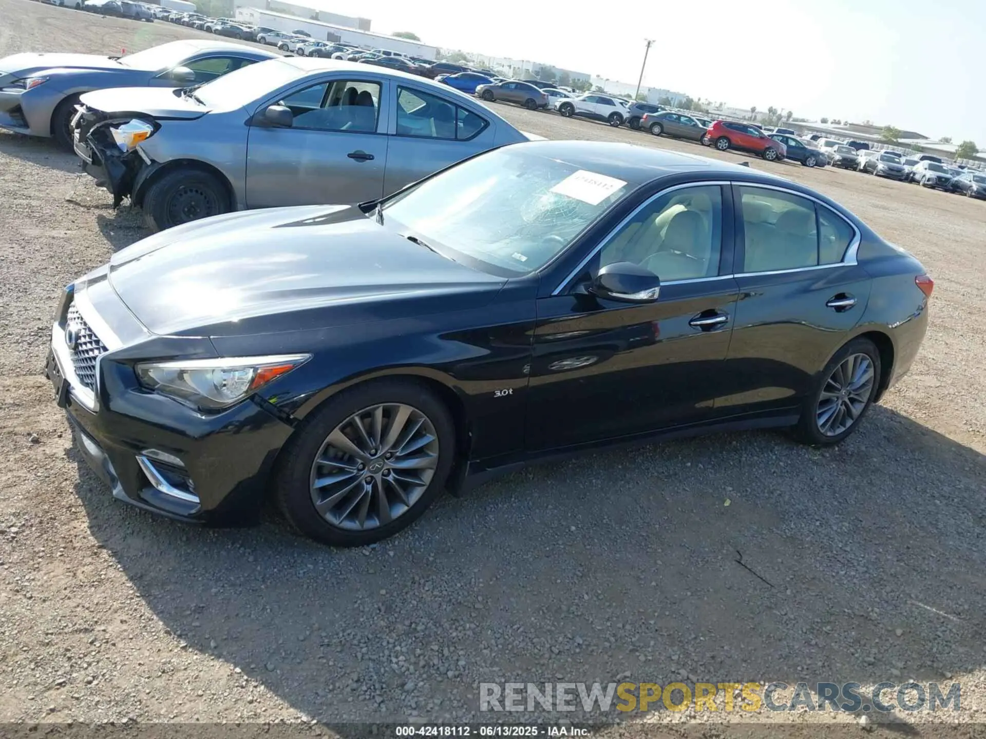 14 fotografías del automóvil dañado JN1EV7AP8KM543395 INFINITI Q50 2019