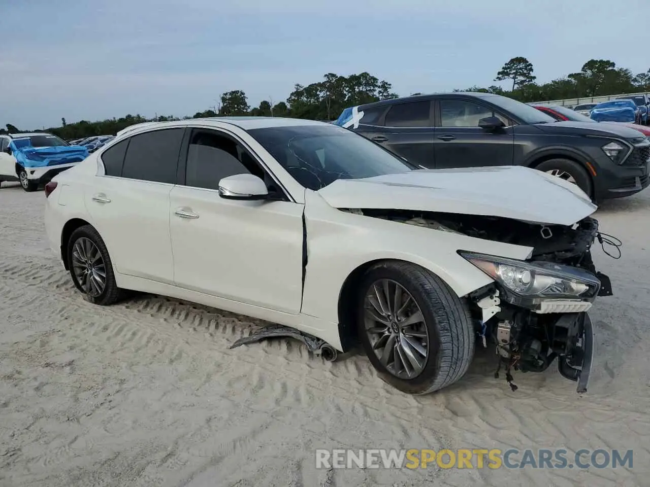 4 fotografías del automóvil dañado JN1EV7AP9KM513807 INFINITI Q50 2019