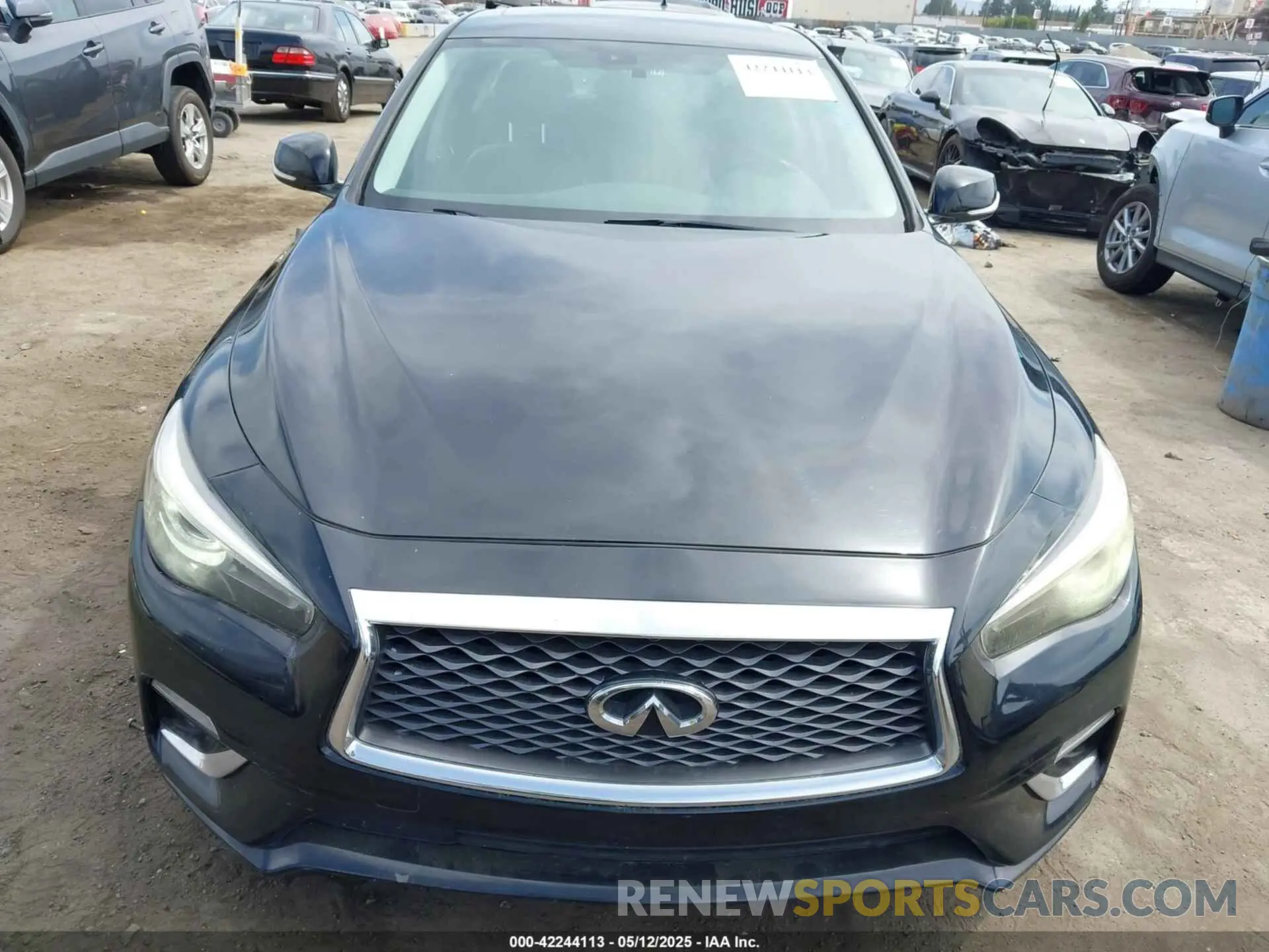 12 fotografías del automóvil dañado JN1EV7AP9KM543079 INFINITI Q50 2019