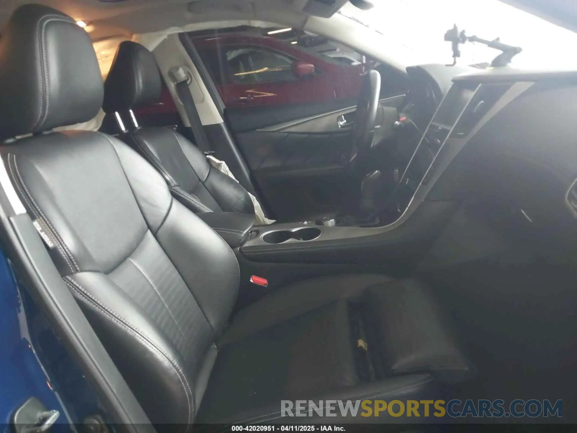 5 fotografías del automóvil dañado JN1EV7AR0KM591152 INFINITI Q50 2019