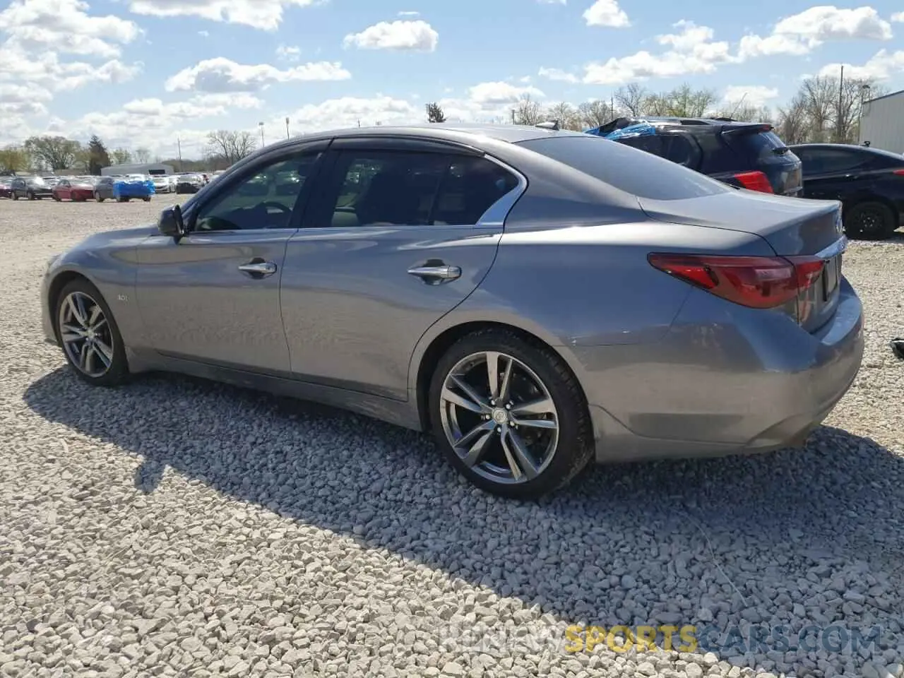 2 fotografías del automóvil dañado JN1EV7AR0KM592477 INFINITI Q50 2019