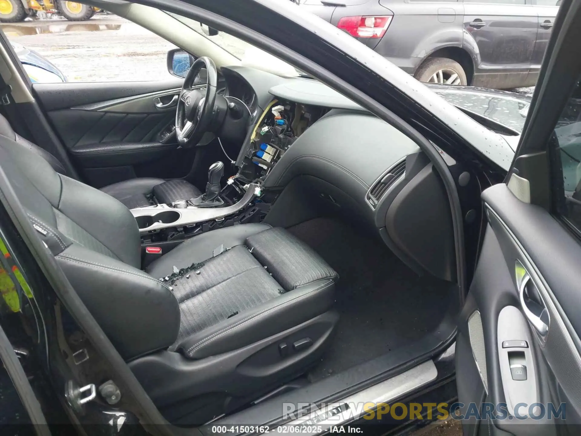 5 fotografías del automóvil dañado JN1EV7AR1KM554983 INFINITI Q50 2019