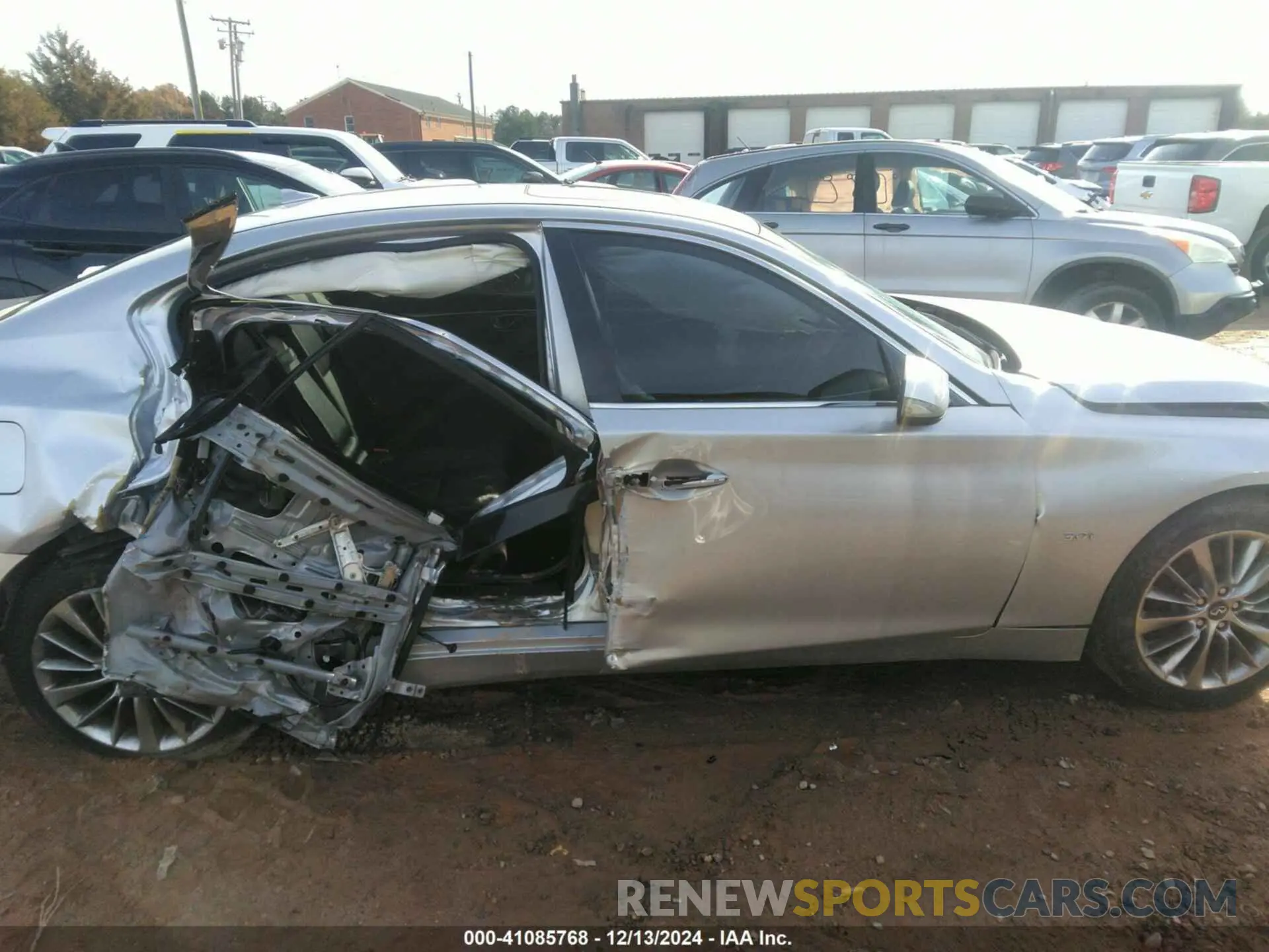 13 fotografías del automóvil dañado JN1EV7AR1KM559410 INFINITI Q50 2019