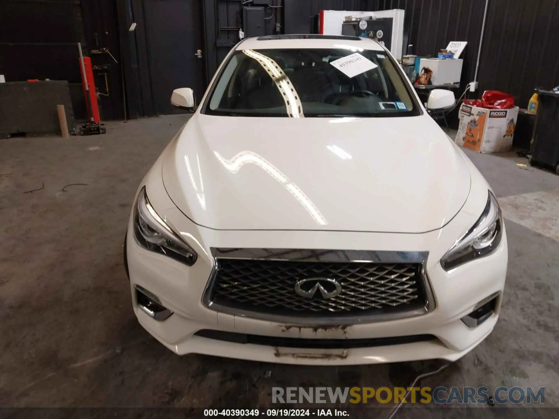 12 fotografías del automóvil dañado JN1EV7AR2KM558945 INFINITI Q50 2019