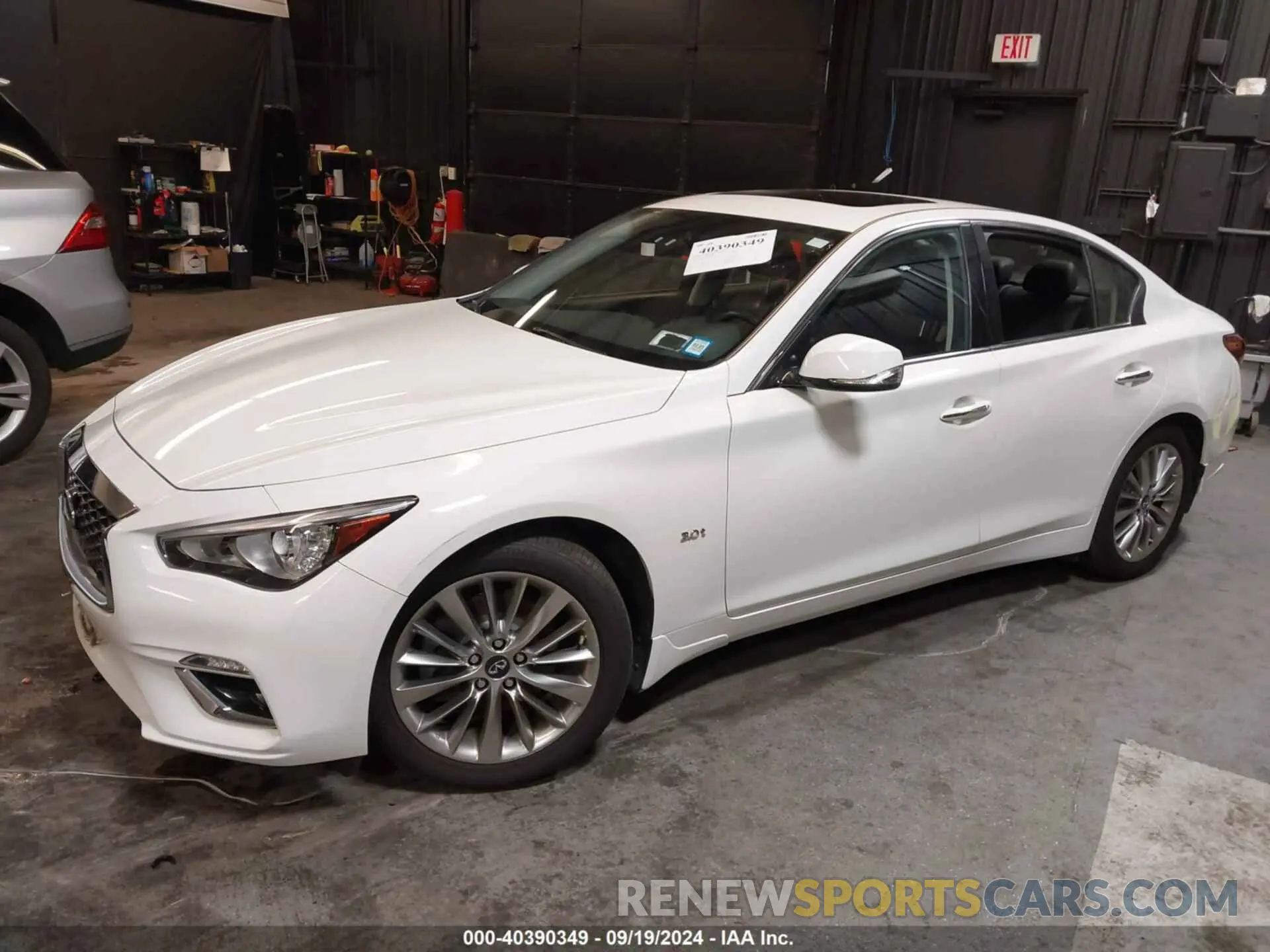 2 fotografías del automóvil dañado JN1EV7AR2KM558945 INFINITI Q50 2019