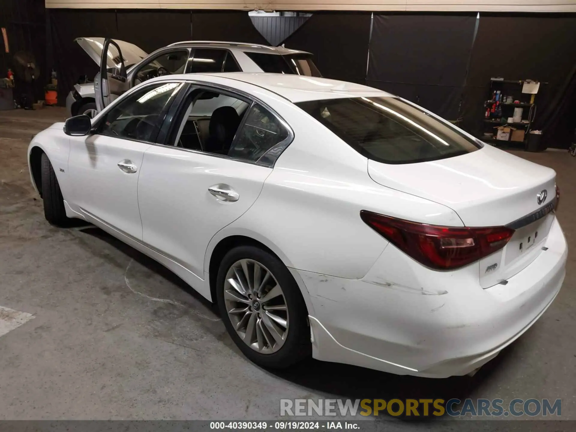 3 fotografías del automóvil dañado JN1EV7AR2KM558945 INFINITI Q50 2019