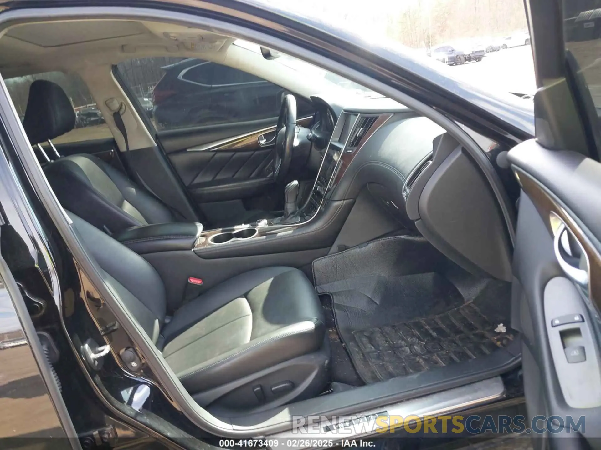 5 fotografías del automóvil dañado JN1EV7AR3KM554628 INFINITI Q50 2019