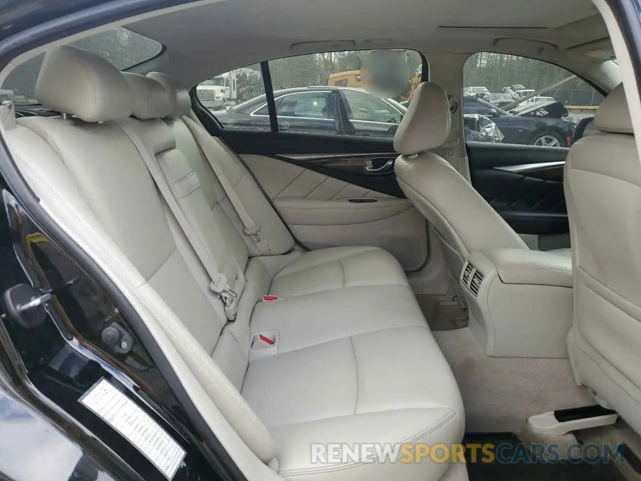 11 fotografías del automóvil dañado JN1EV7AR3KM556623 INFINITI Q50 2019