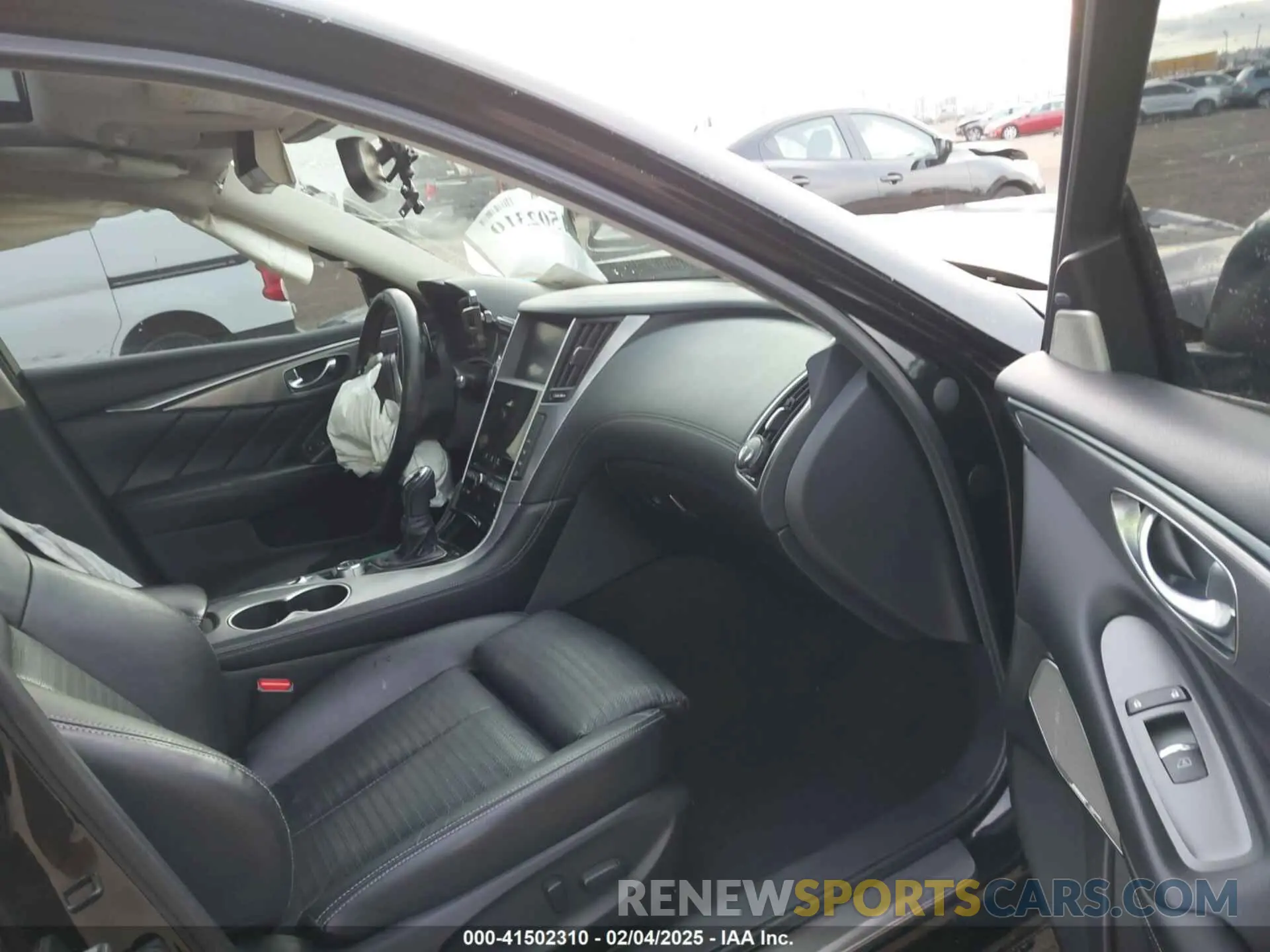 5 fotografías del automóvil dañado JN1EV7AR4KM590361 INFINITI Q50 2019