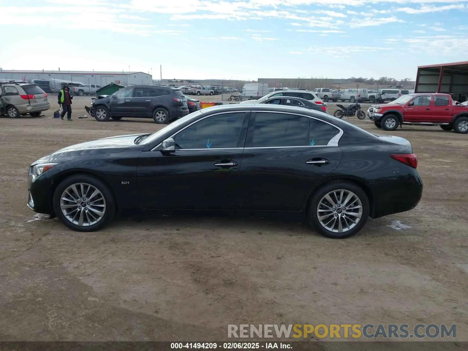 14 fotografías del automóvil dañado JN1EV7AR4KM591283 INFINITI Q50 2019