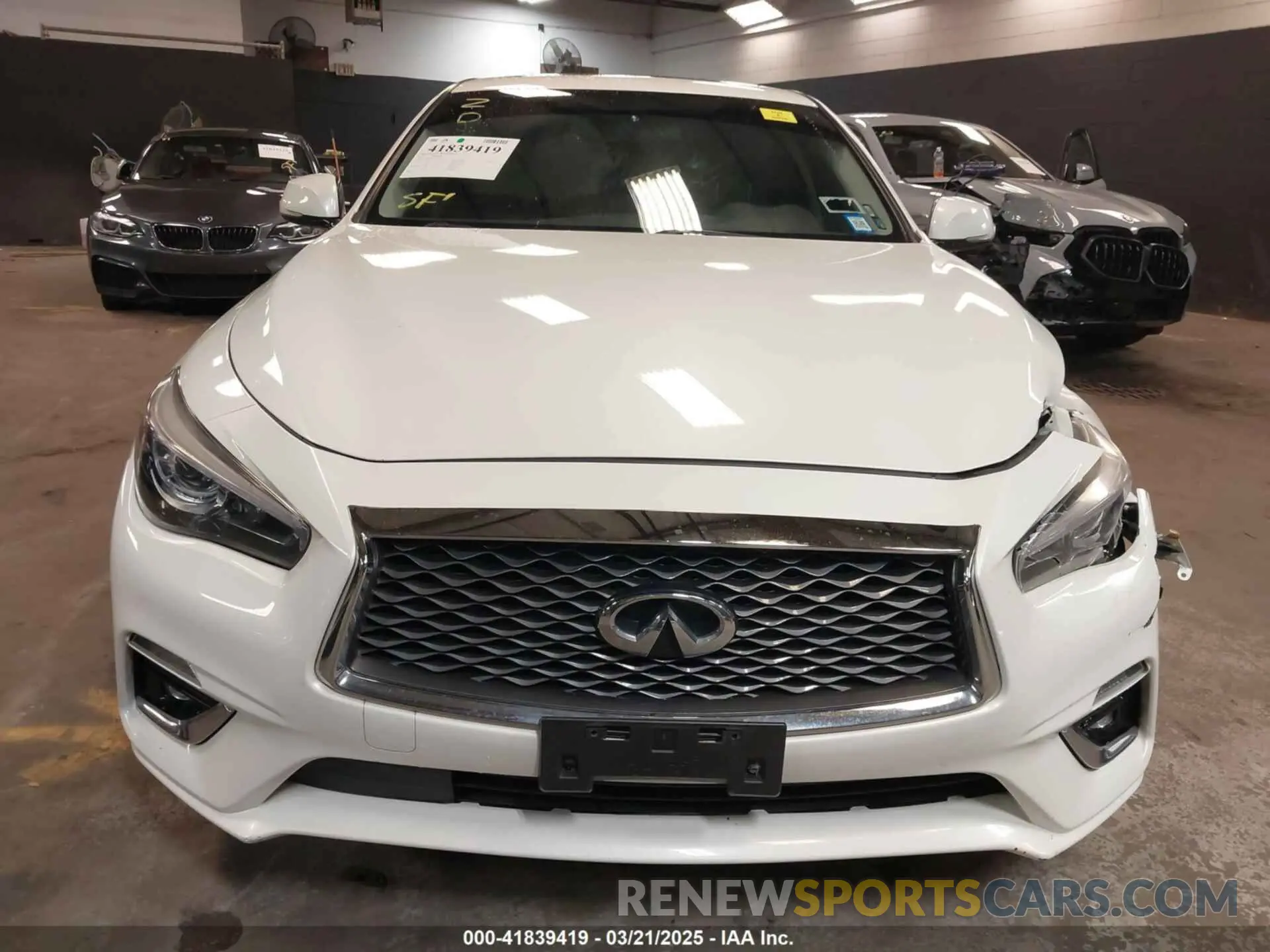 12 fotografías del automóvil dañado JN1EV7AR5KM550273 INFINITI Q50 2019