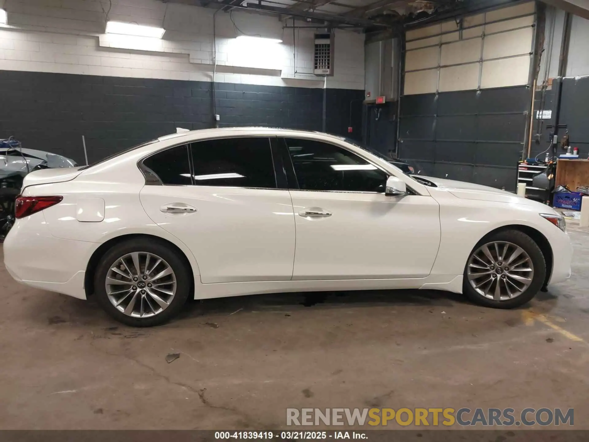 13 fotografías del automóvil dañado JN1EV7AR5KM550273 INFINITI Q50 2019