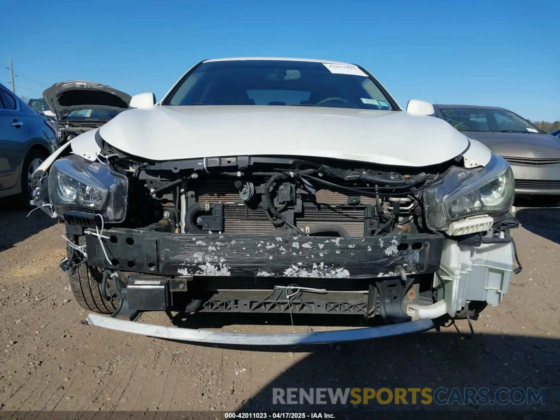 12 fotografías del automóvil dañado JN1EV7AR5KM594323 INFINITI Q50 2019