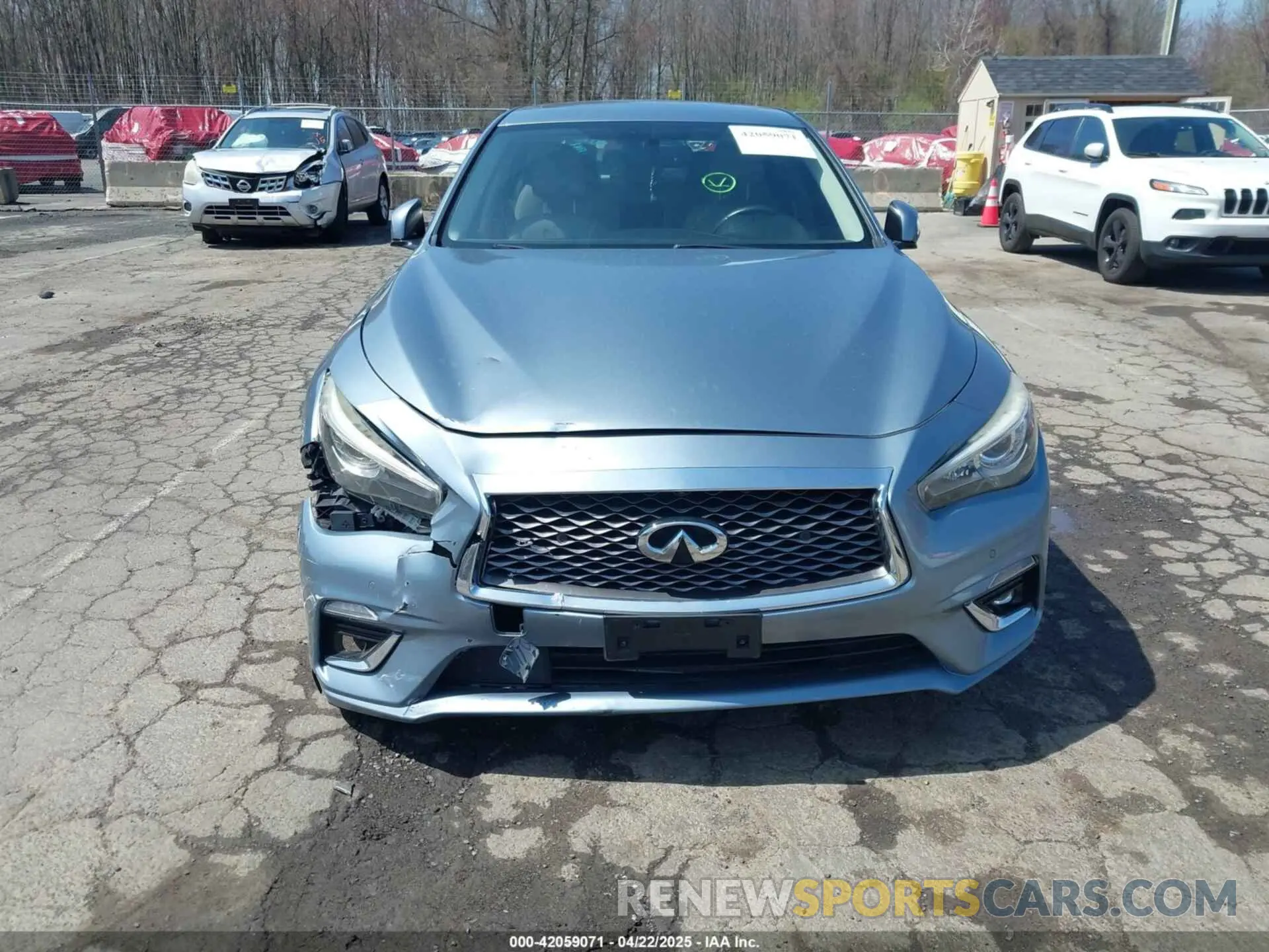 12 fotografías del automóvil dañado JN1EV7AR6KM550475 INFINITI Q50 2019
