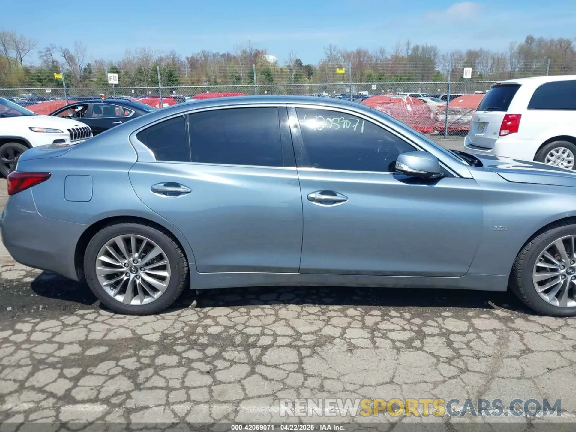 13 fotografías del automóvil dañado JN1EV7AR6KM550475 INFINITI Q50 2019
