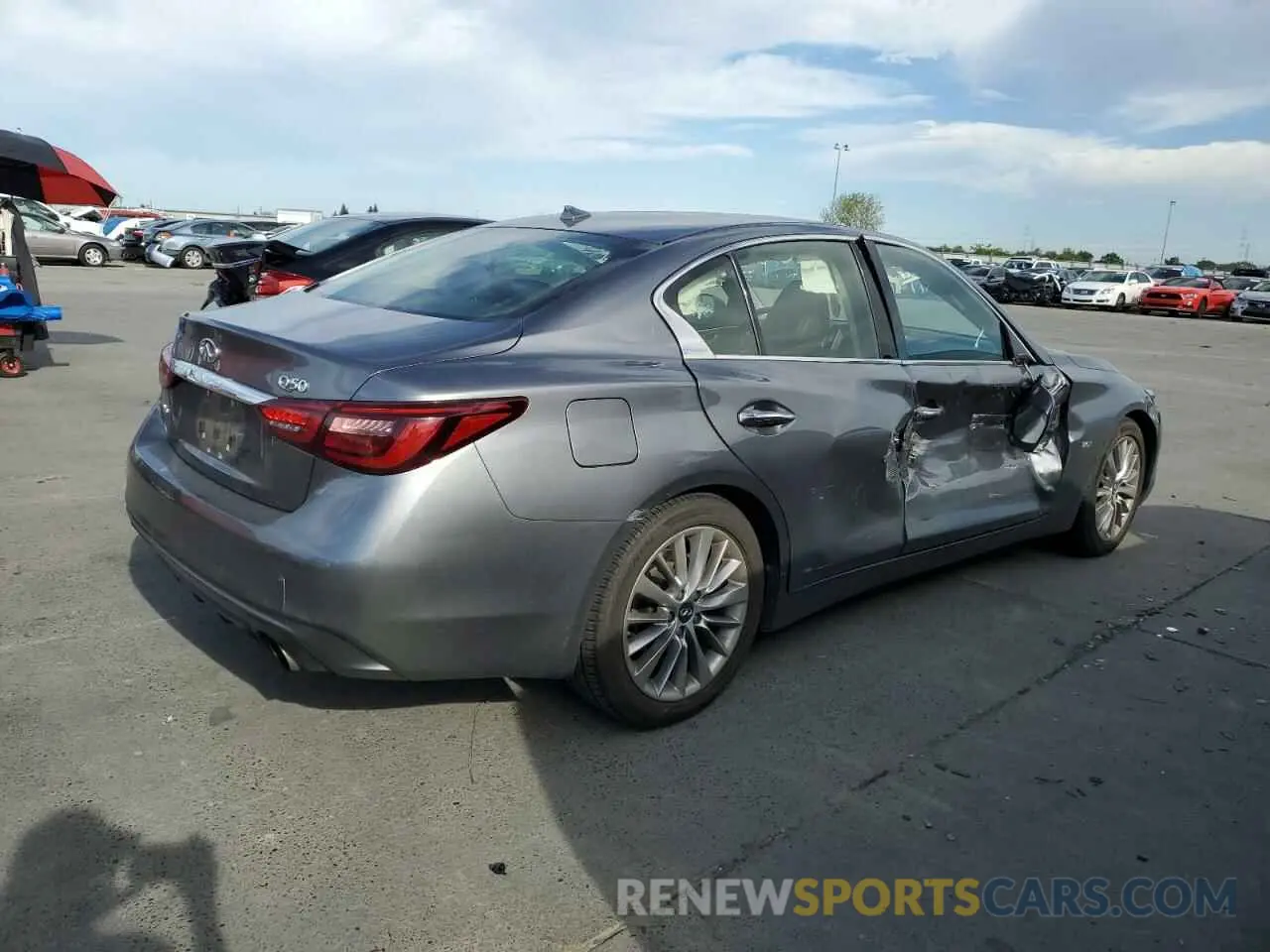 3 fotografías del automóvil dañado JN1EV7AR7KM557533 INFINITI Q50 2019