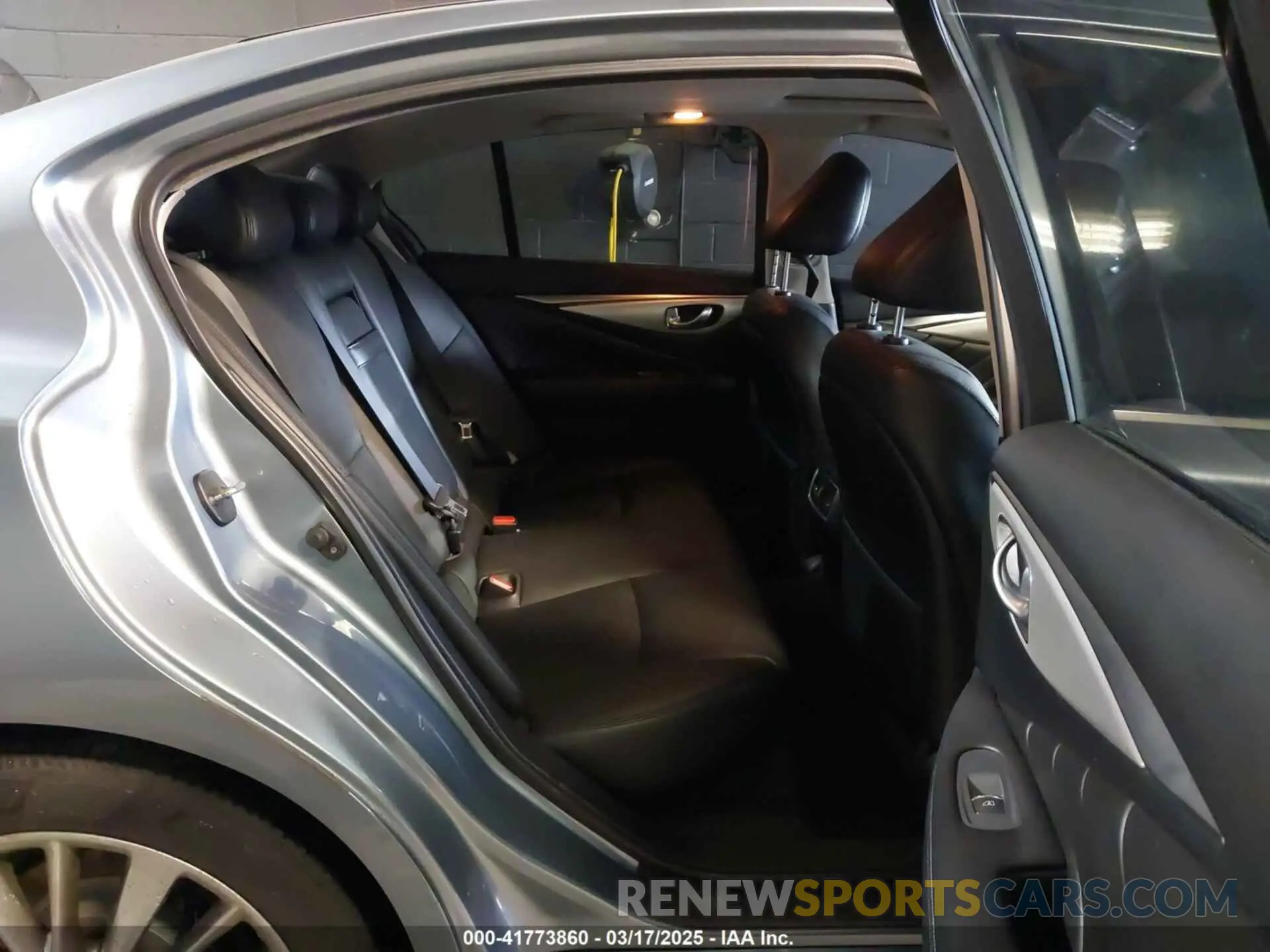 8 fotografías del automóvil dañado JN1EV7AR8KM591111 INFINITI Q50 2019