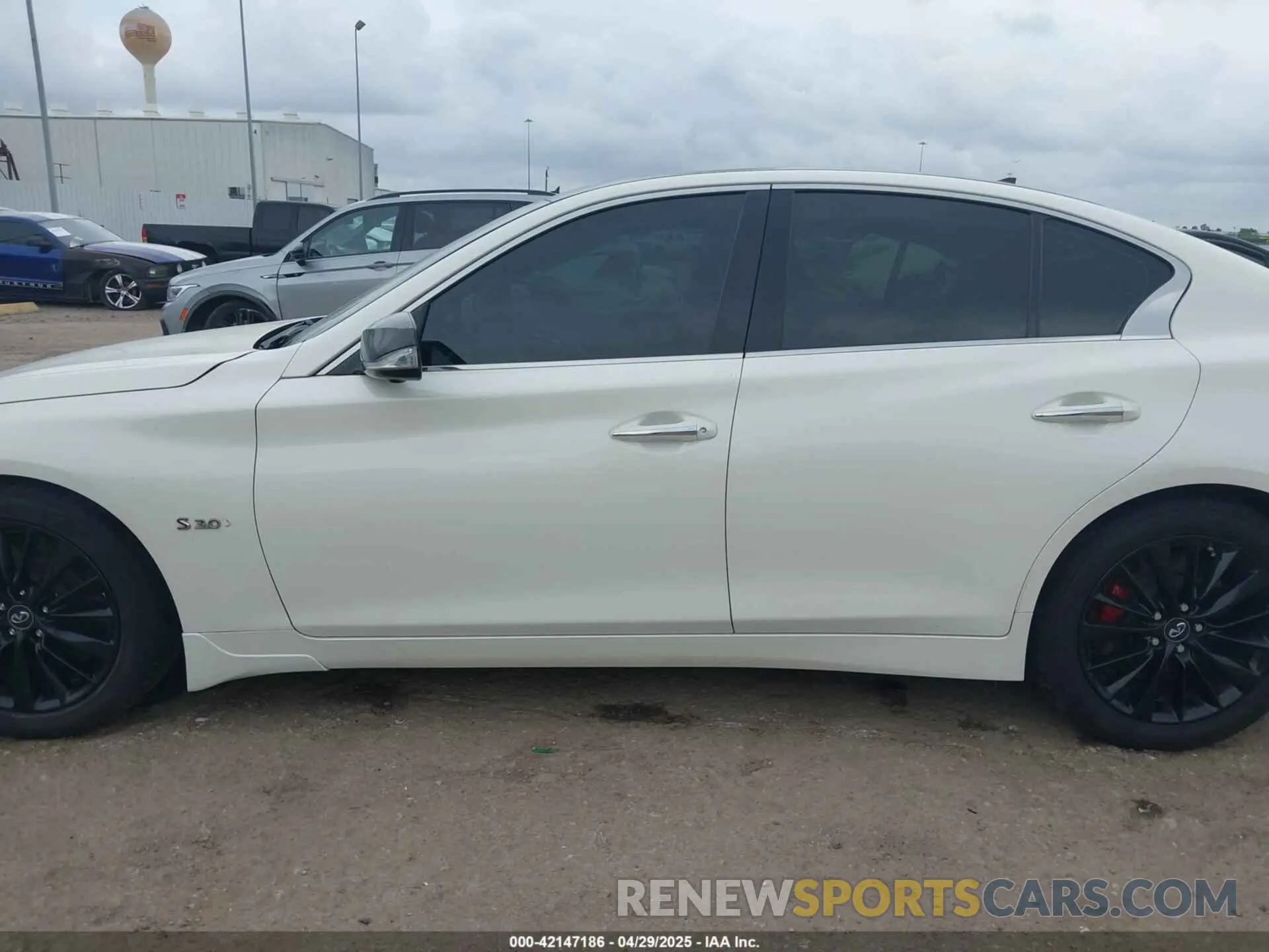 14 fotografías del automóvil dañado JN1FV7AP8KM760644 INFINITI Q50 2019