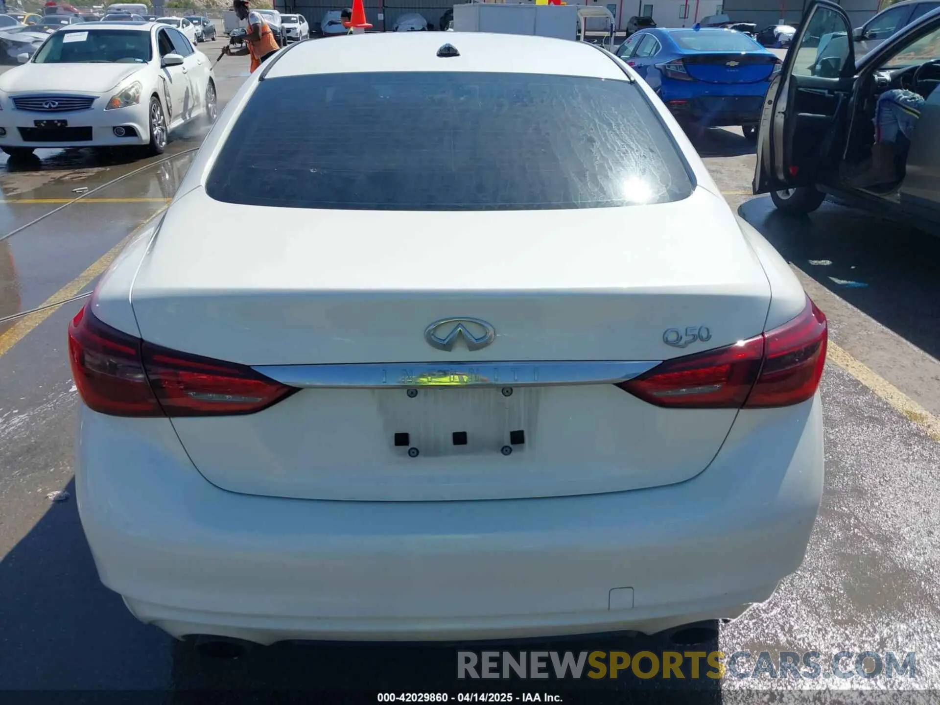 16 fotografías del automóvil dañado JN1EV7AP5LM206023 INFINITI Q50 2020