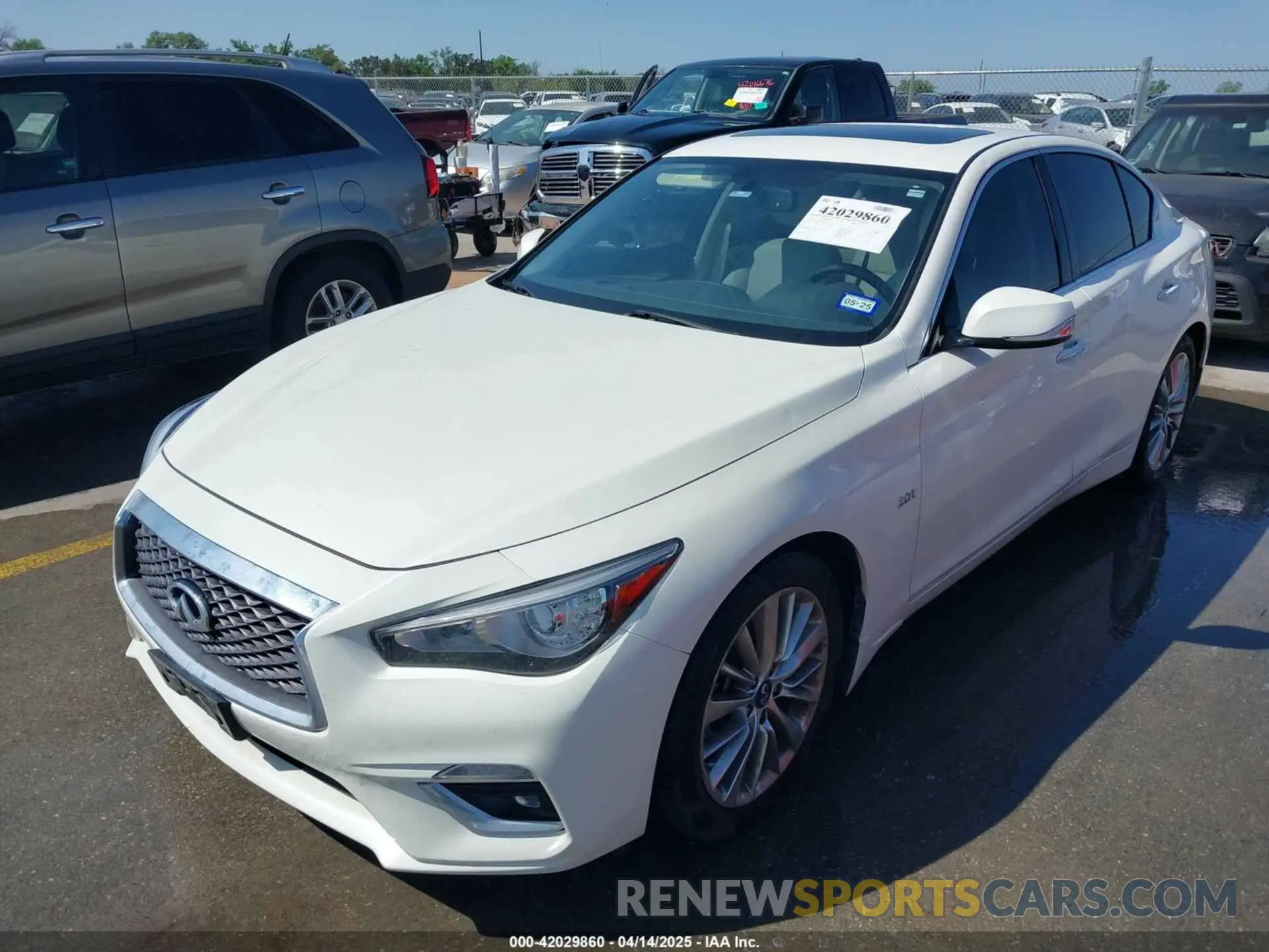 2 fotografías del automóvil dañado JN1EV7AP5LM206023 INFINITI Q50 2020