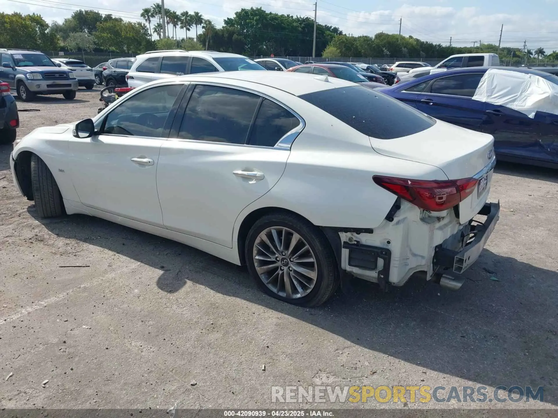 3 fotografías del automóvil dañado JN1EV7AP6LM201462 INFINITI Q50 2020