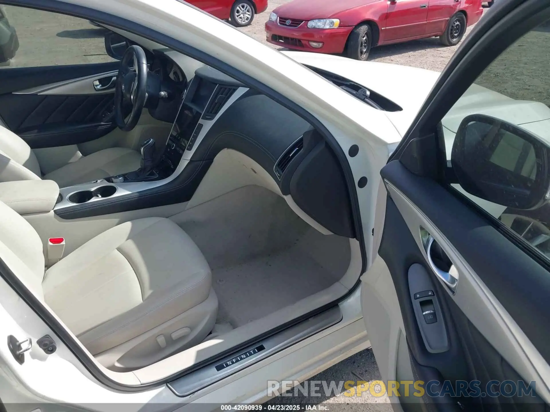 5 fotografías del automóvil dañado JN1EV7AP6LM201462 INFINITI Q50 2020