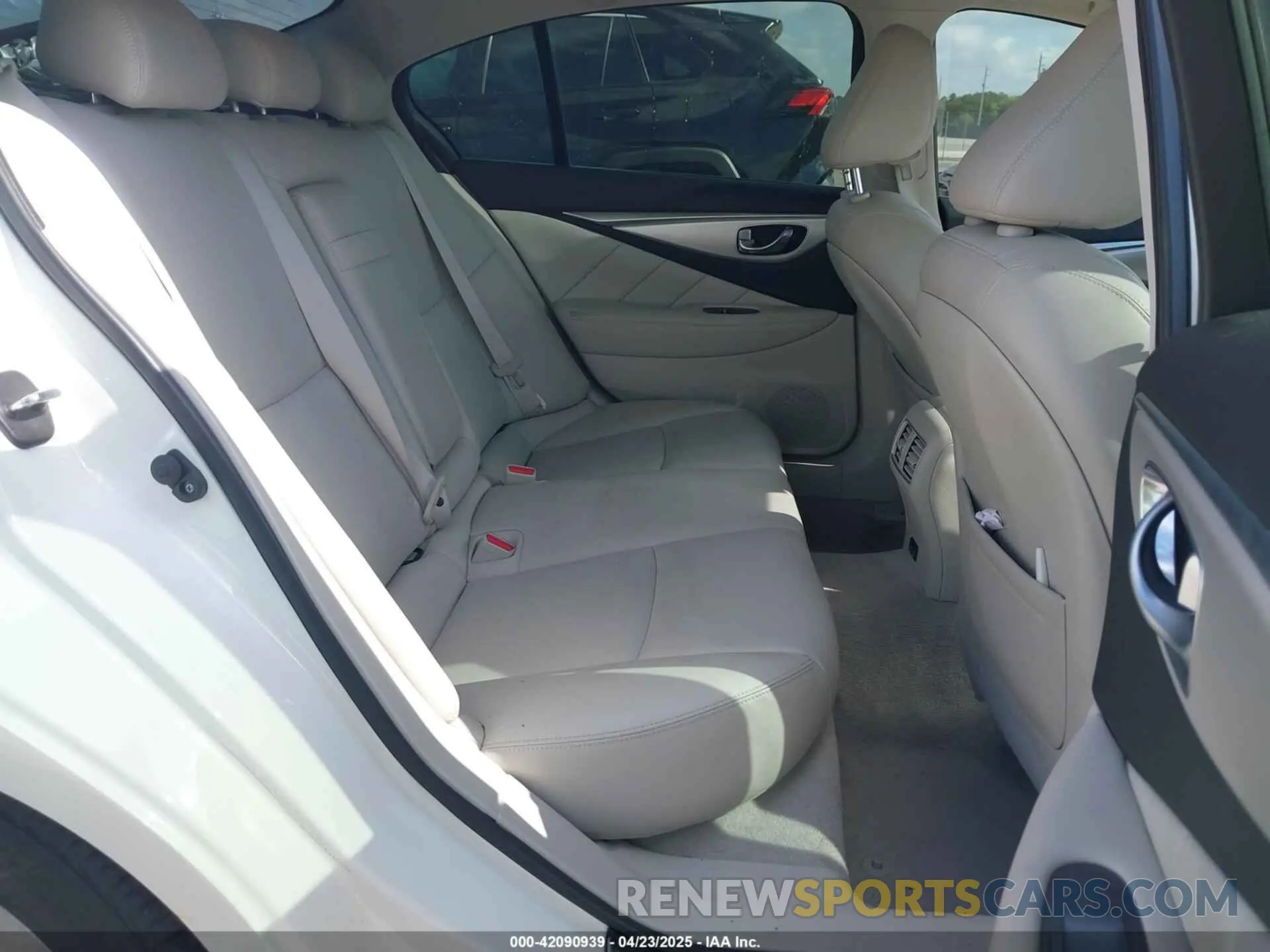 8 fotografías del automóvil dañado JN1EV7AP6LM201462 INFINITI Q50 2020